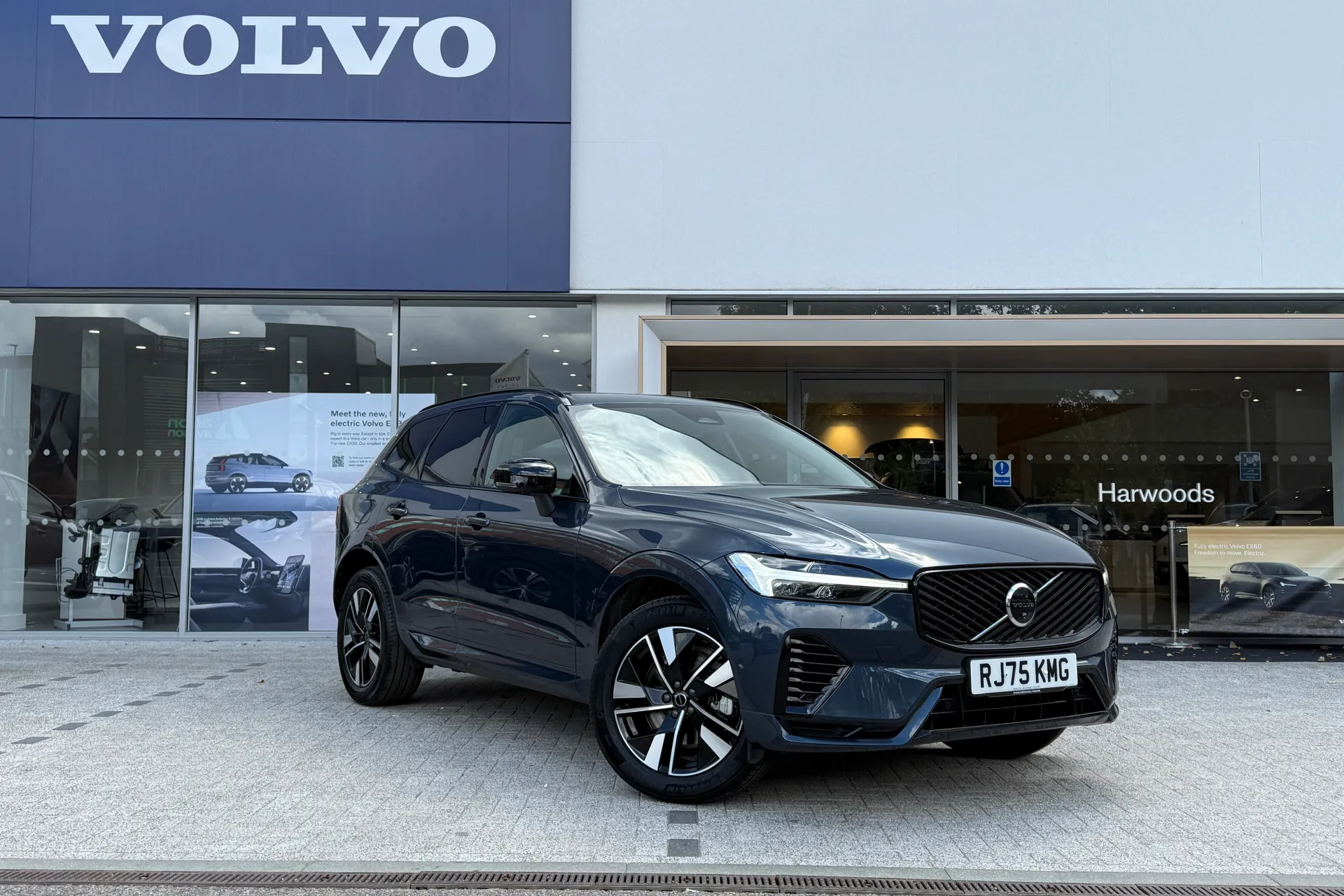 Volvo XC60 focused image