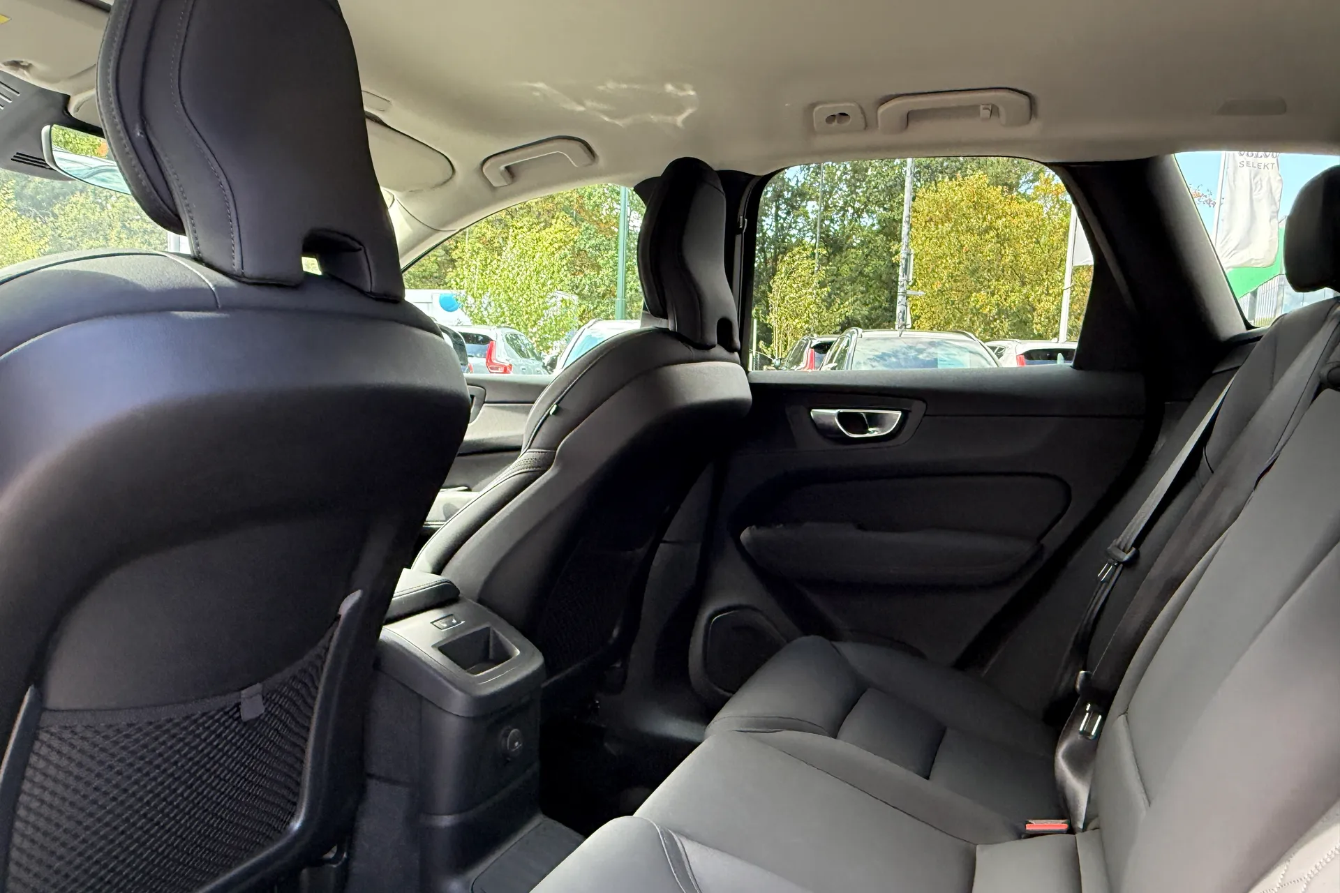 Volvo XC60 thumbnail image number 29
