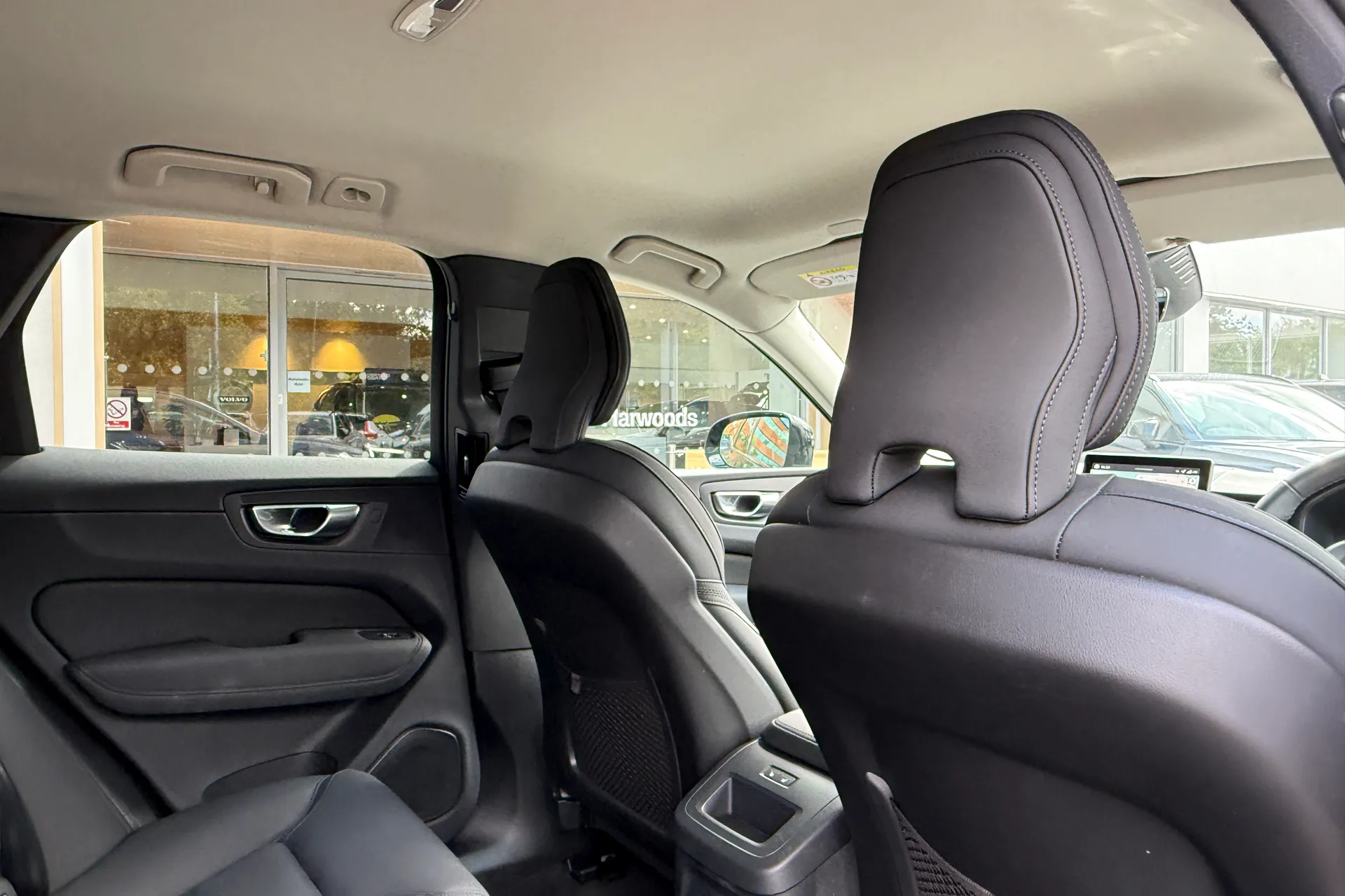Volvo XC60 thumbnail image number 24