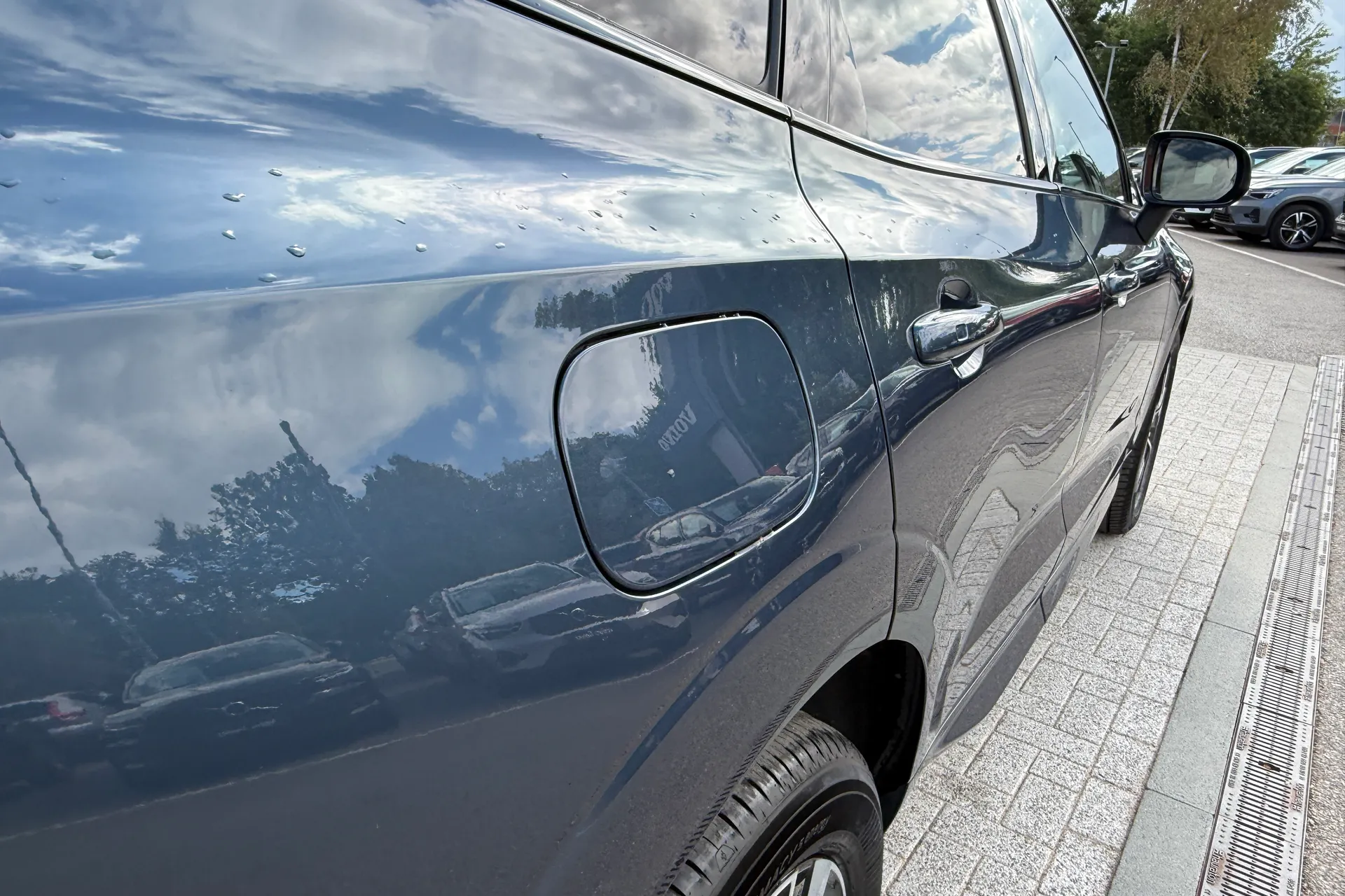 Volvo XC60 thumbnail image number 16