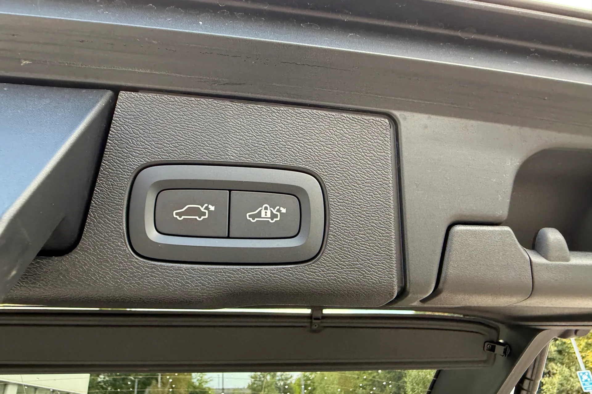 Volvo XC60 thumbnail image number 21