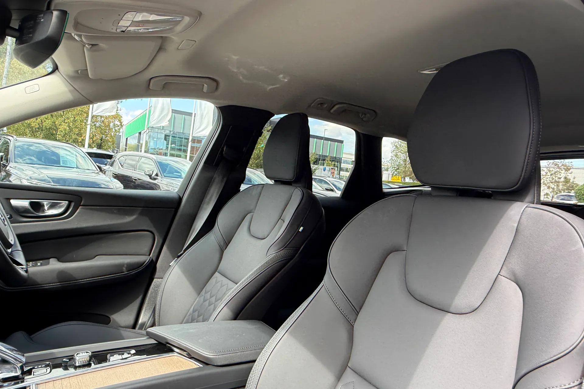 Volvo XC60 thumbnail image number 28