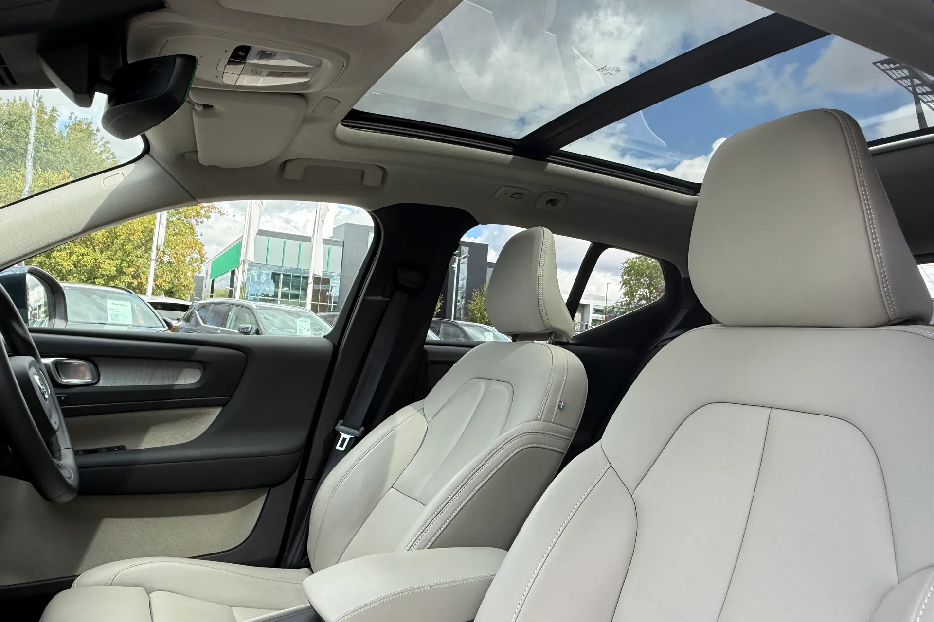 Volvo XC40 thumbnail image number 28