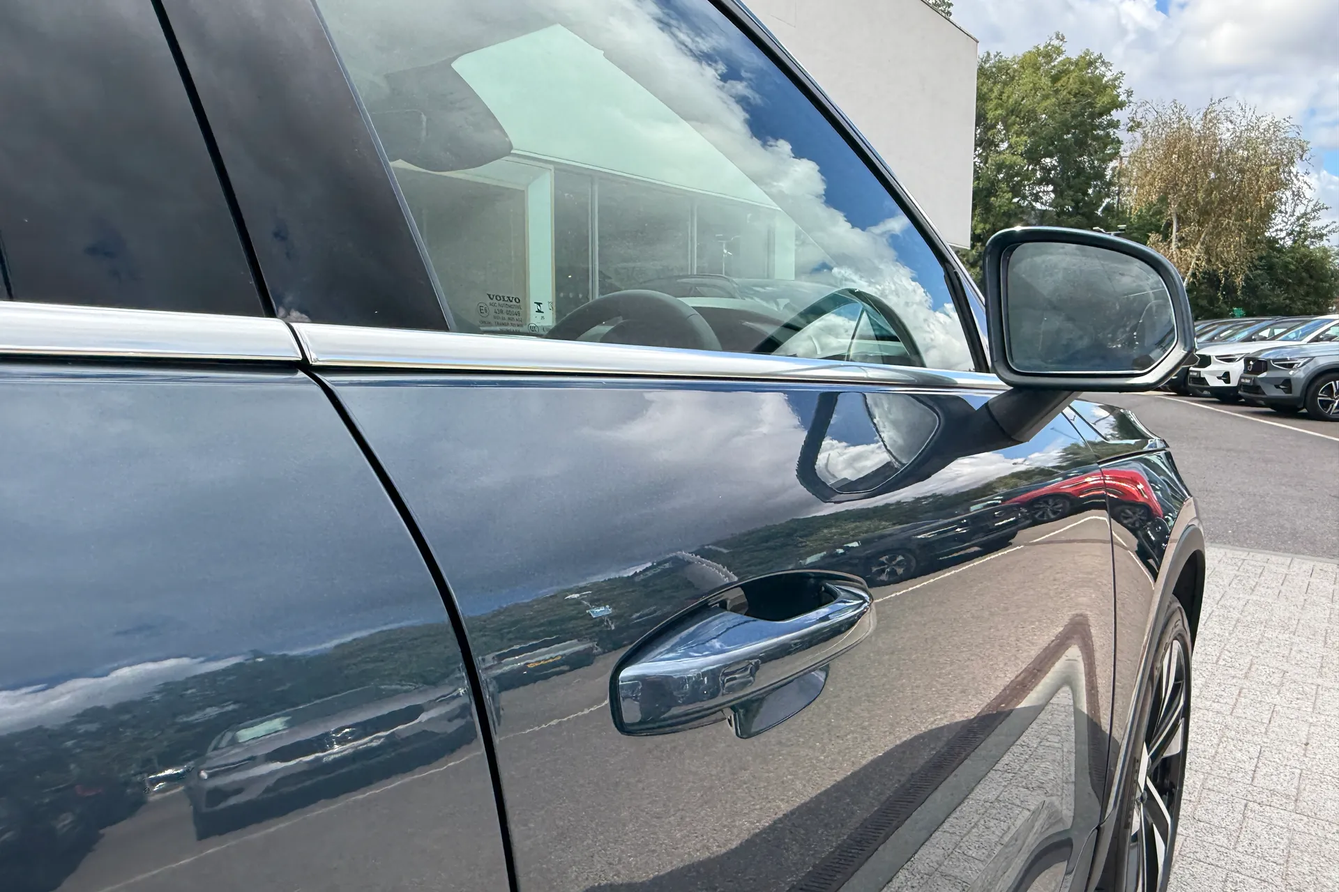 Volvo XC40 thumbnail image number 15