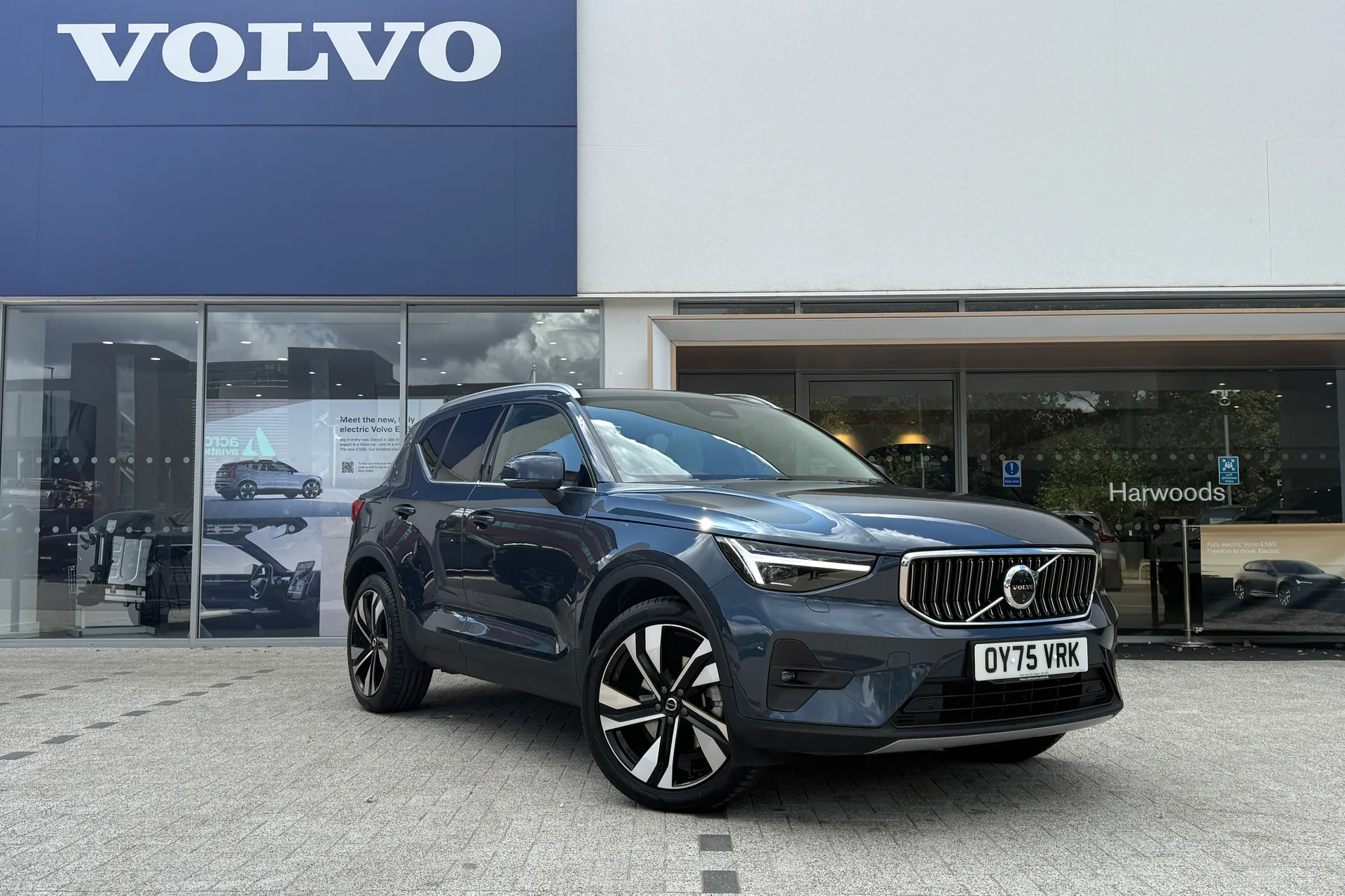 Volvo XC40 focused image