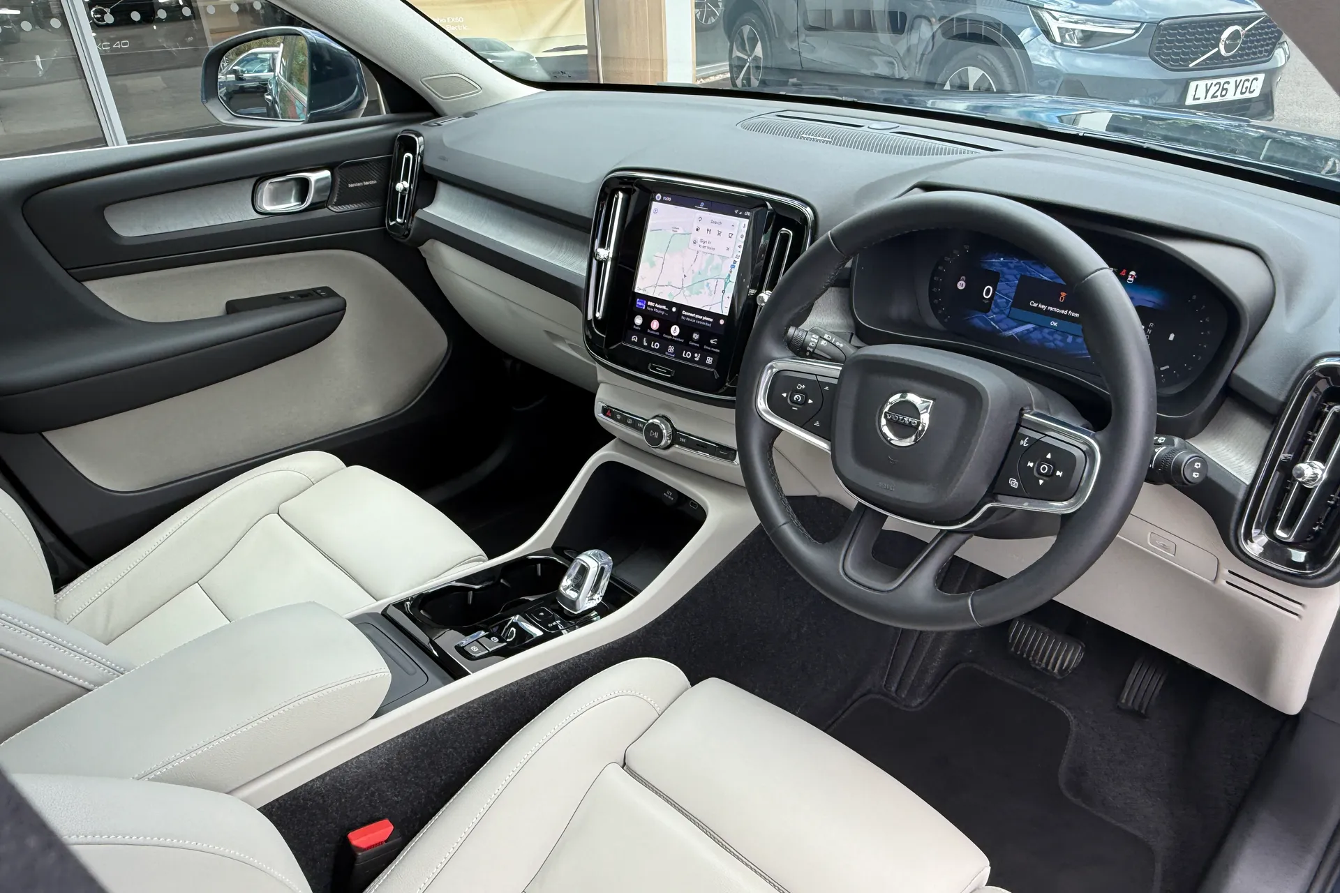 Volvo XC40 thumbnail image number 6
