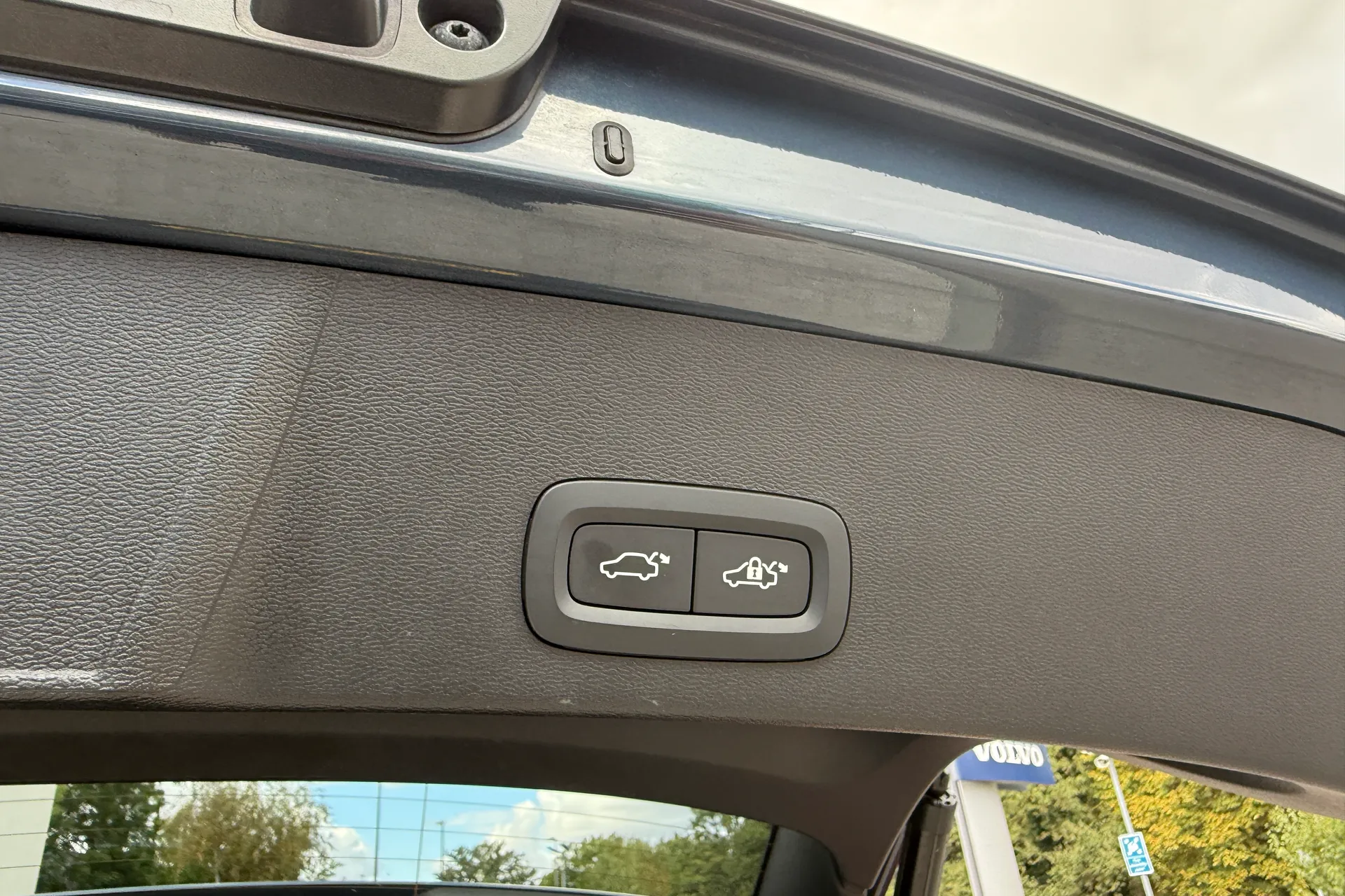 Volvo XC40 thumbnail image number 21