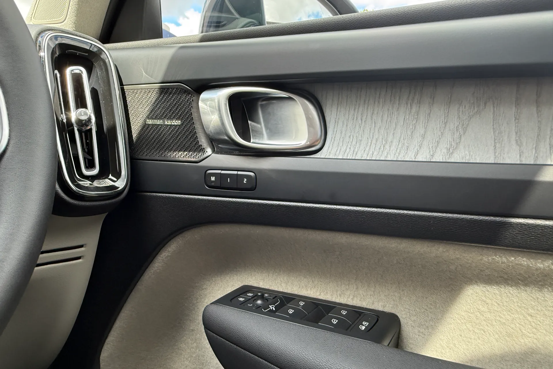 Volvo XC40 thumbnail image number 41