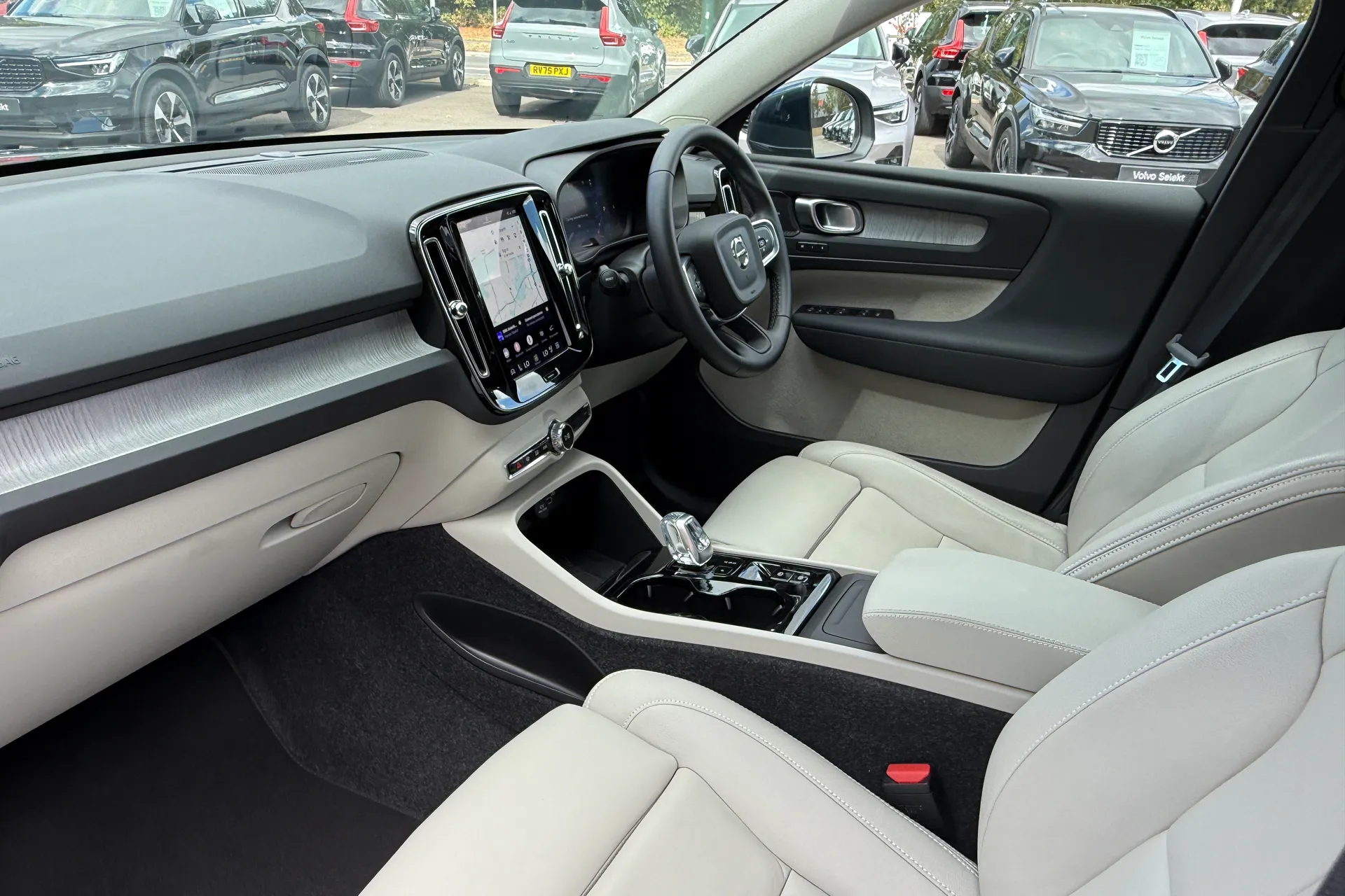 Volvo XC40 thumbnail image number 27