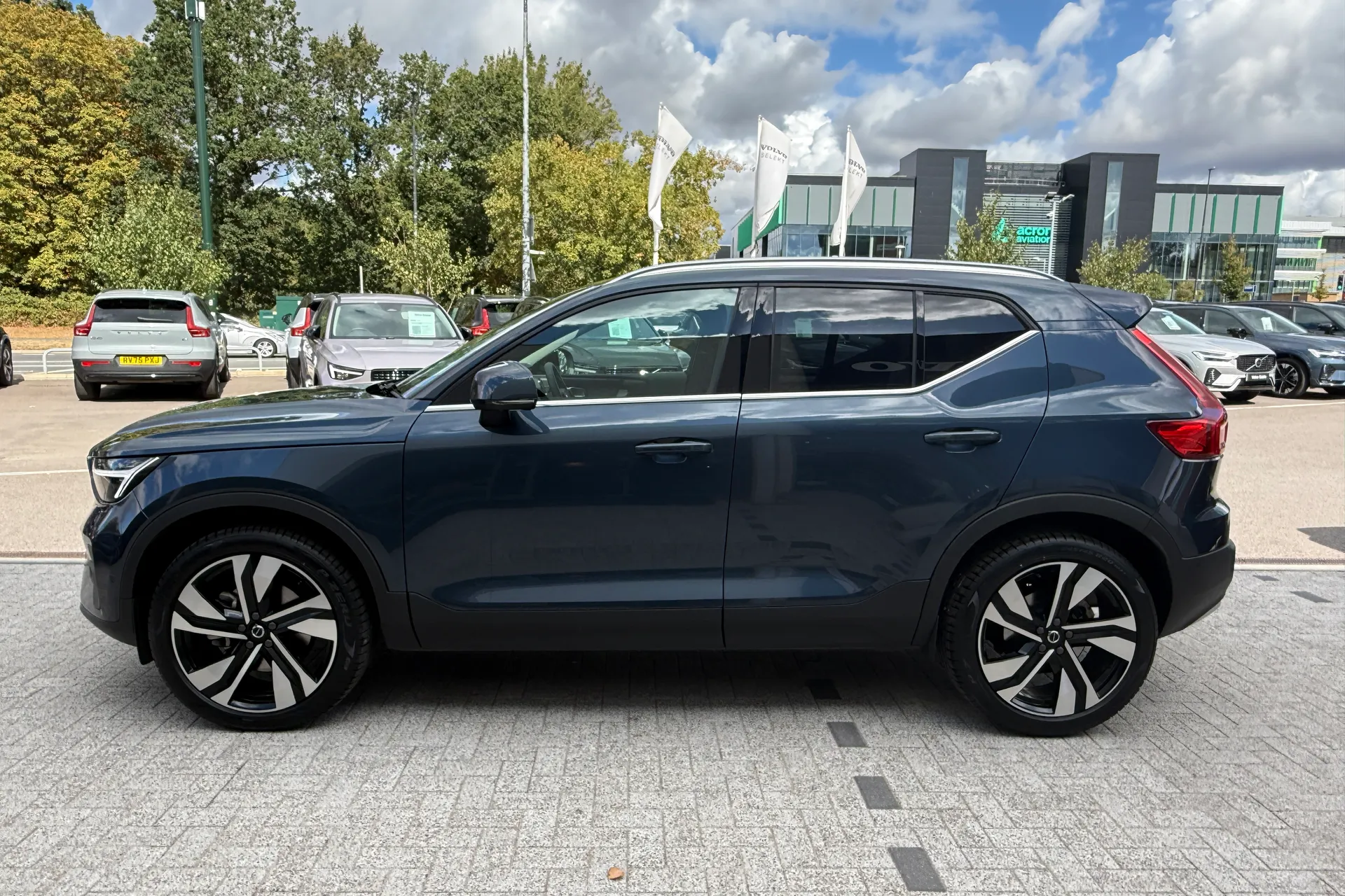 Volvo XC40 thumbnail image number 11
