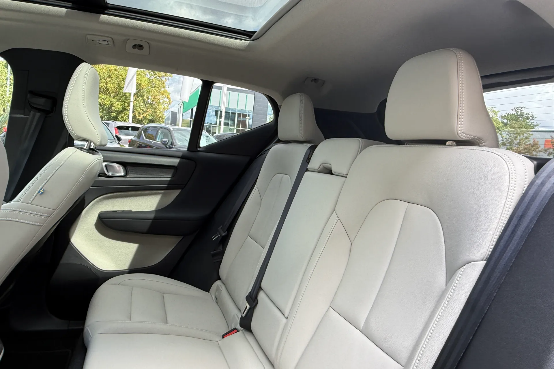 Volvo XC40 thumbnail image number 30