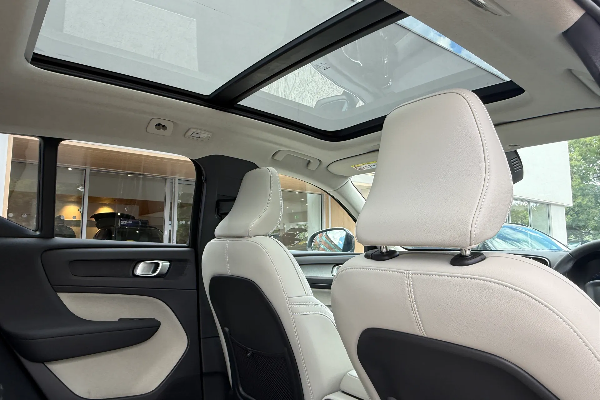 Volvo XC40 thumbnail image number 24