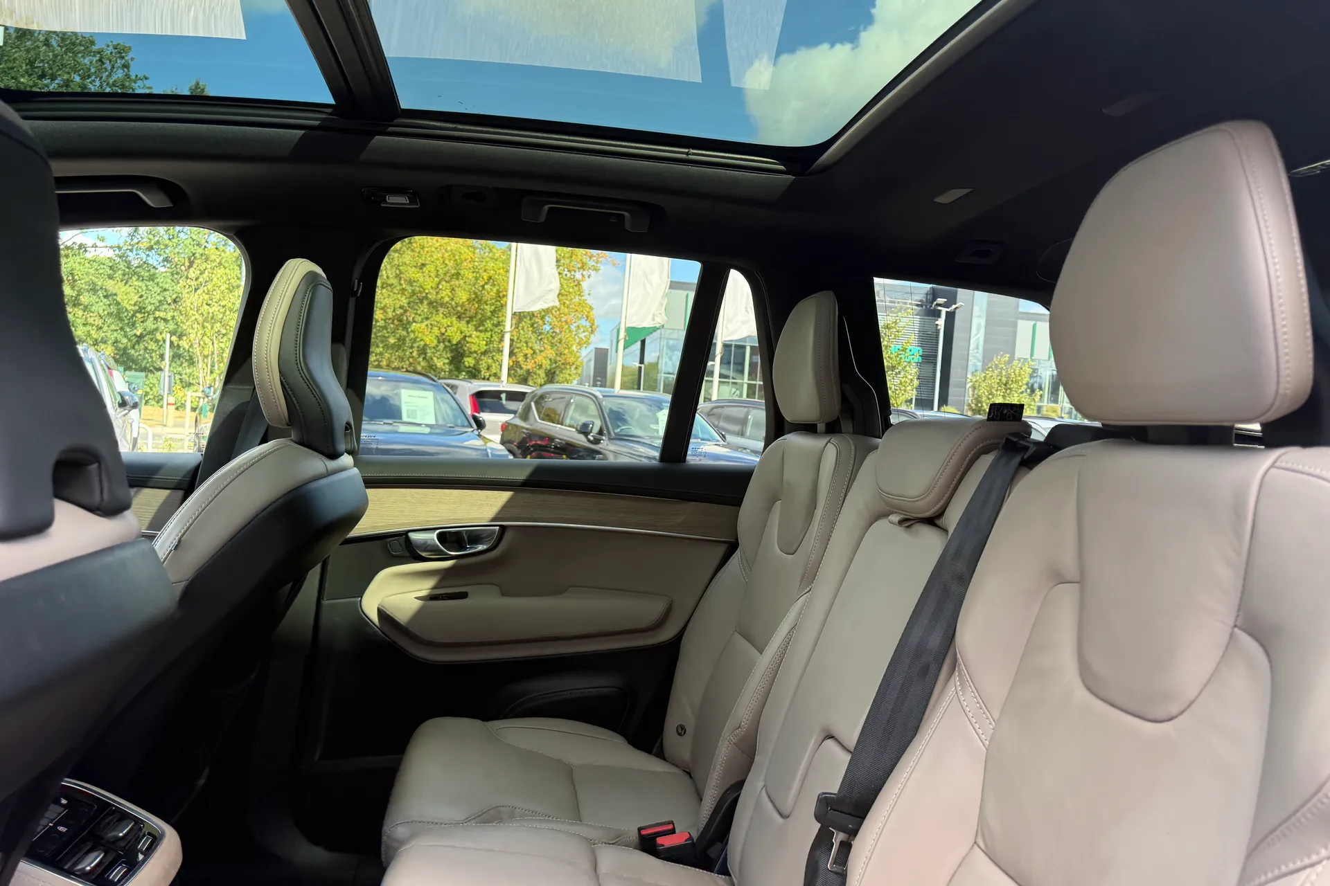 Volvo XC90 thumbnail image number 32