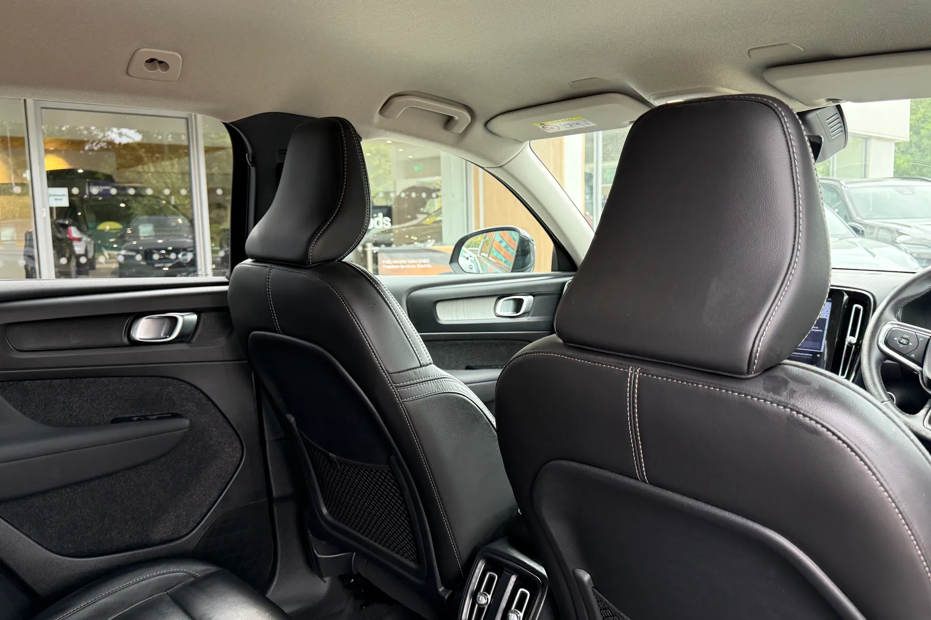 Volvo XC40 thumbnail image number 24