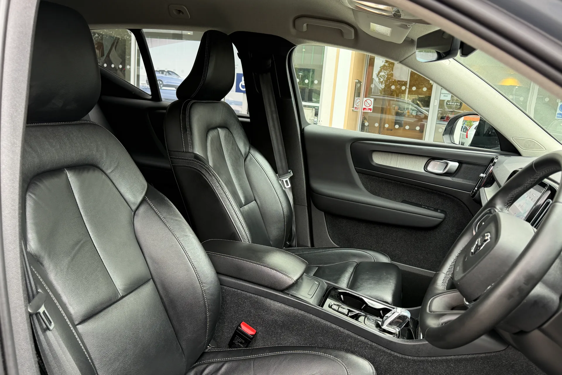 Volvo XC40 thumbnail image number 26