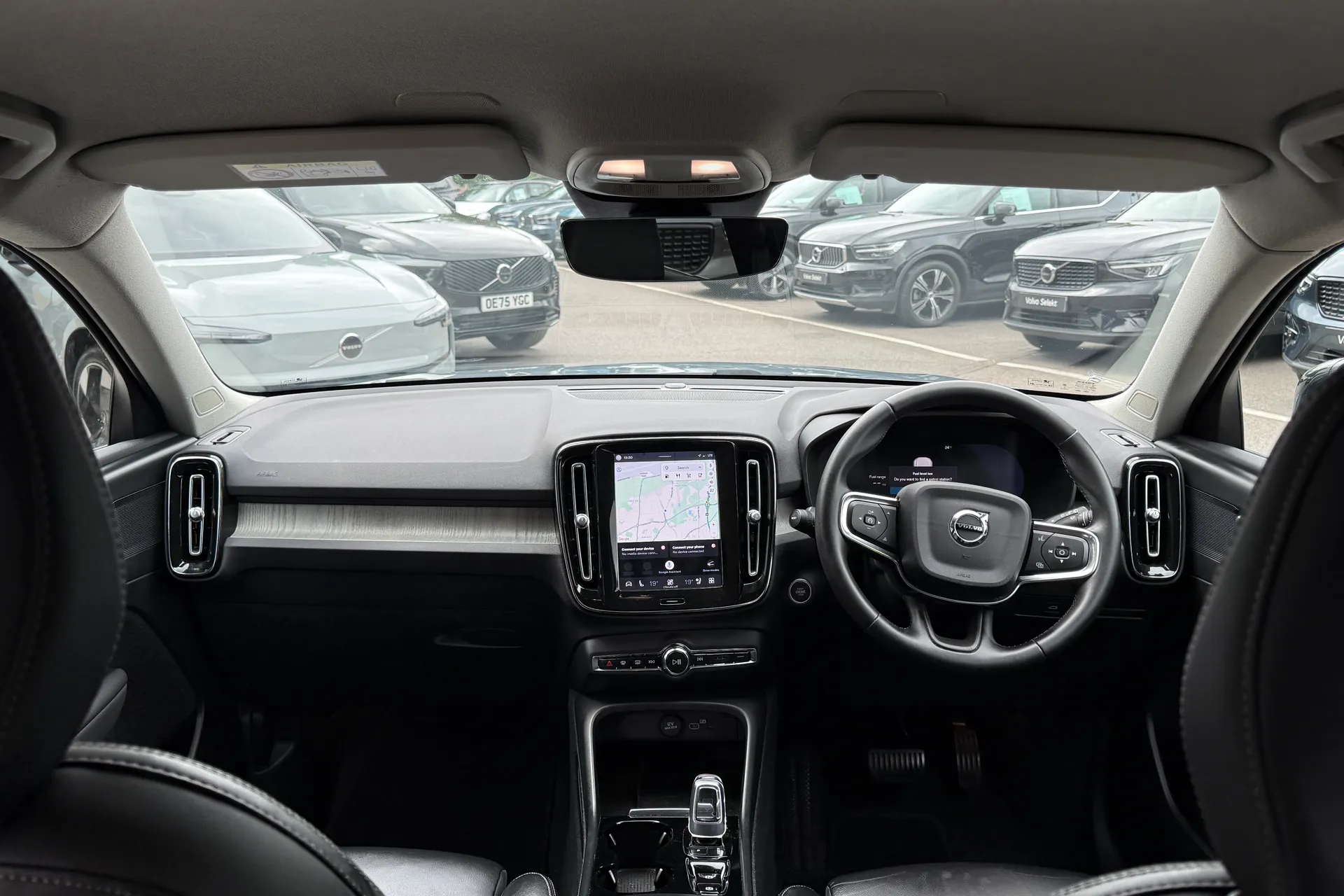 Volvo XC40 thumbnail image number 3