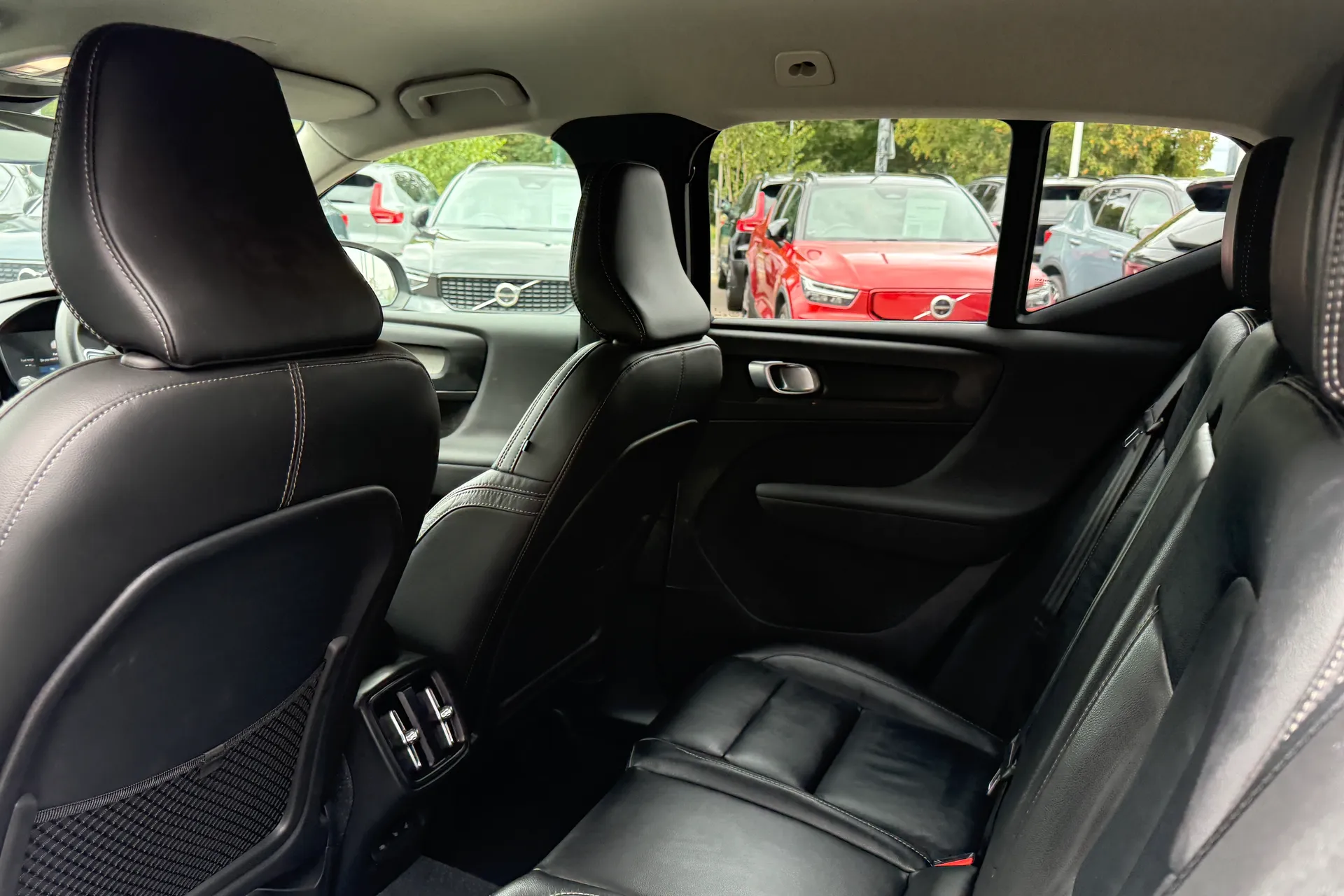 Volvo XC40 thumbnail image number 29