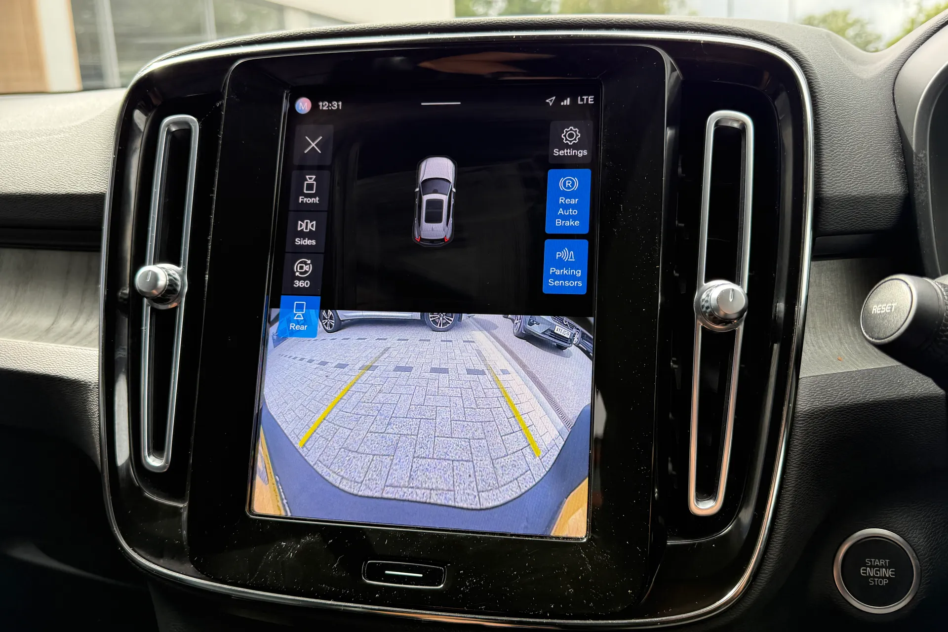 Volvo XC40 thumbnail image number 40
