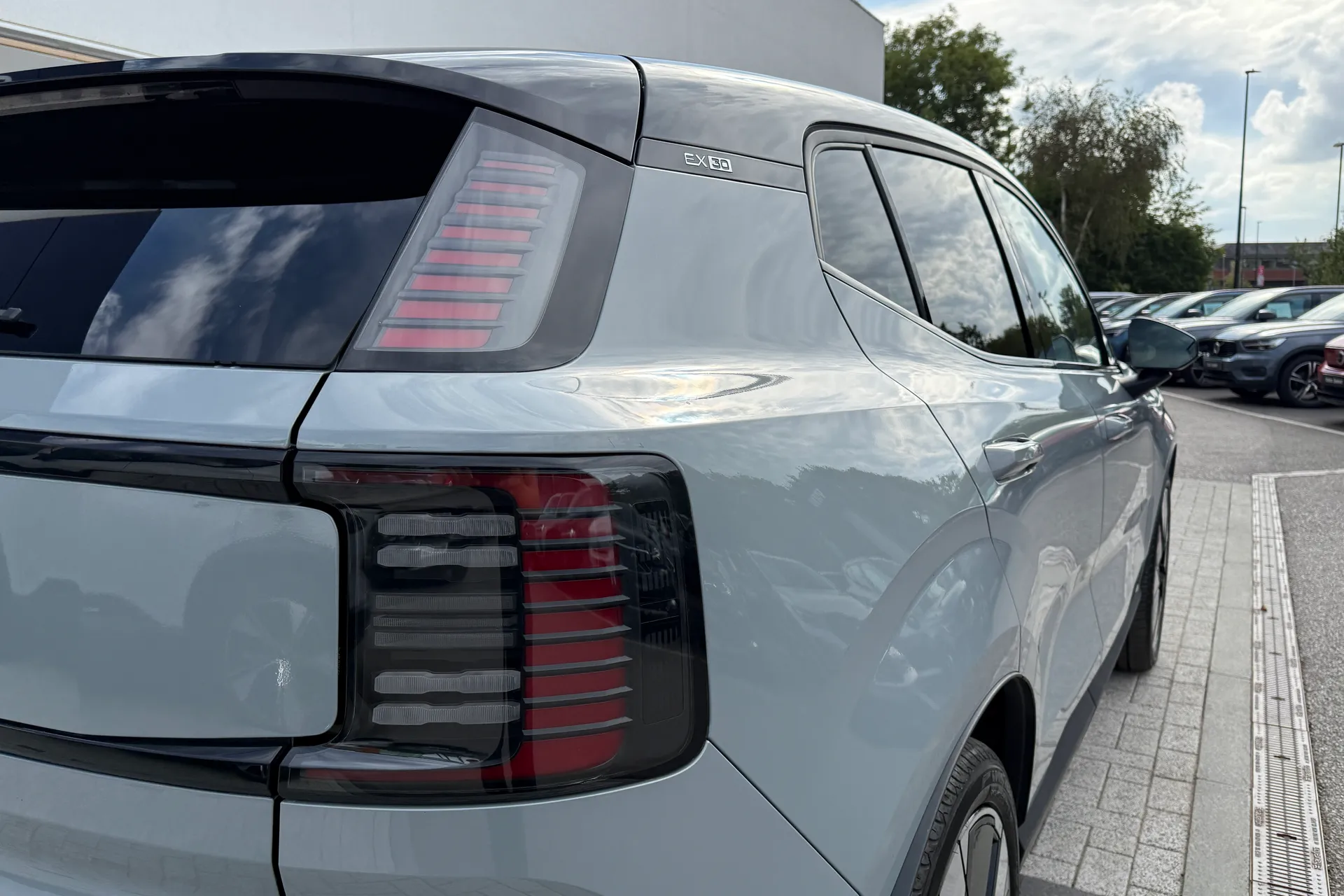 Volvo EX30 thumbnail image number 16