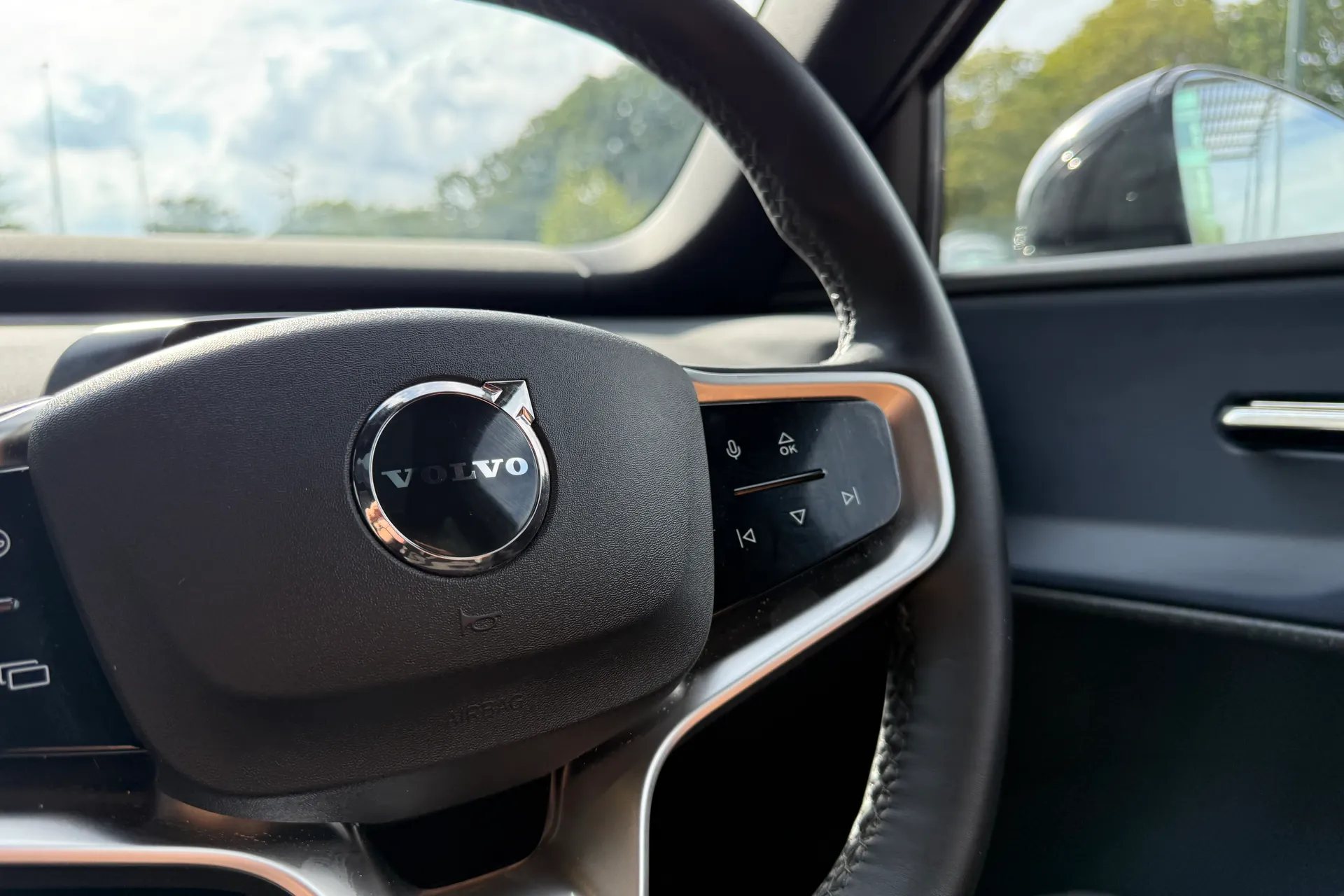 Volvo EX30 thumbnail image number 36
