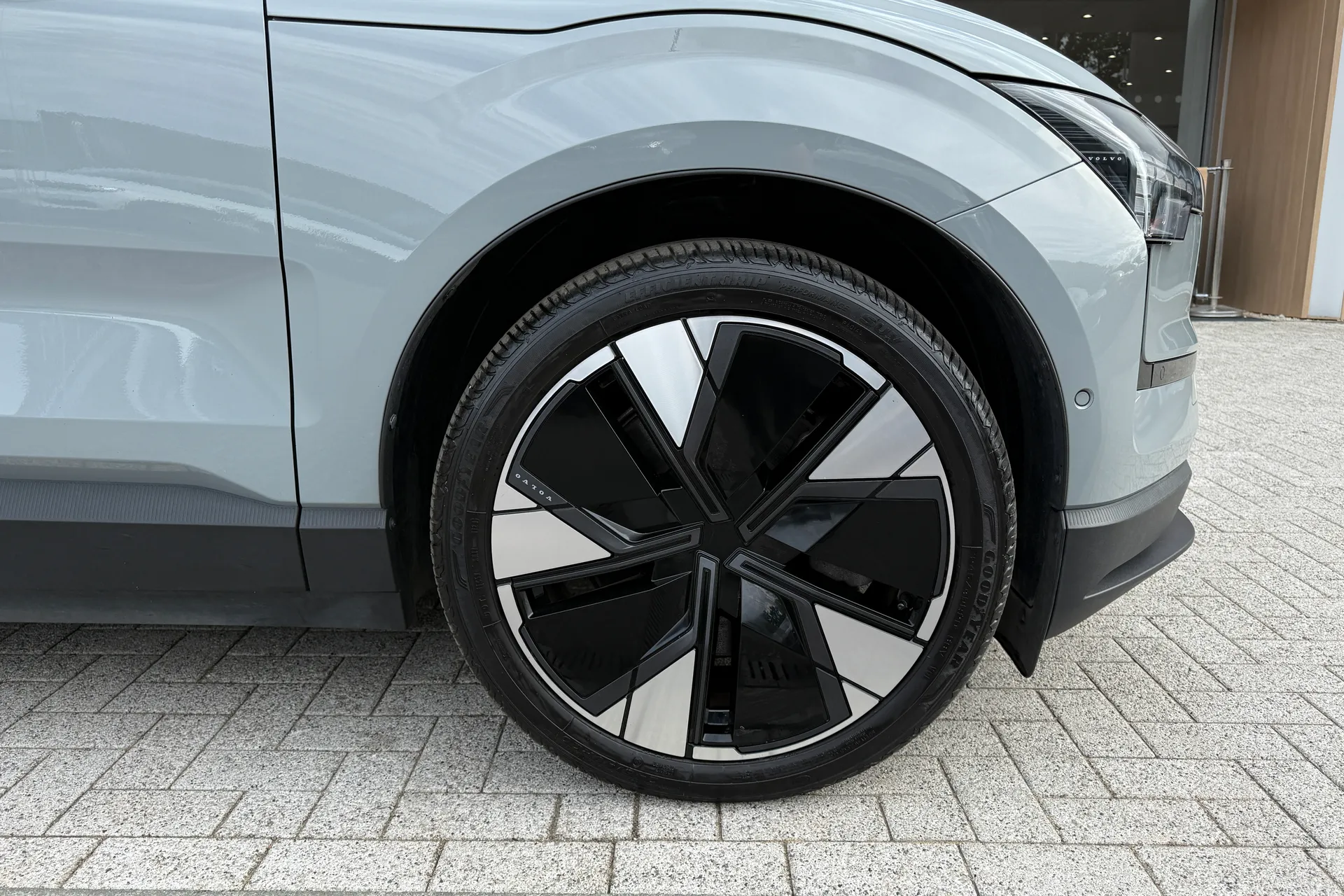 Volvo EX30 thumbnail image number 14