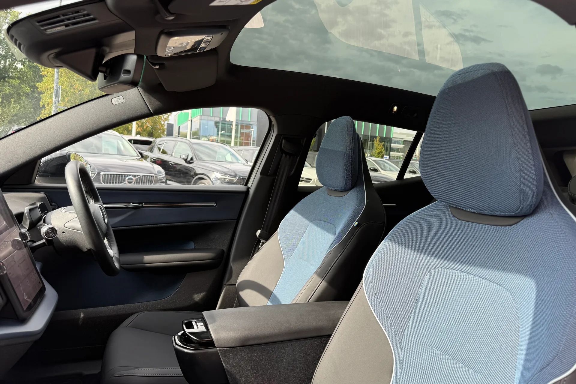 Volvo EX30 thumbnail image number 28