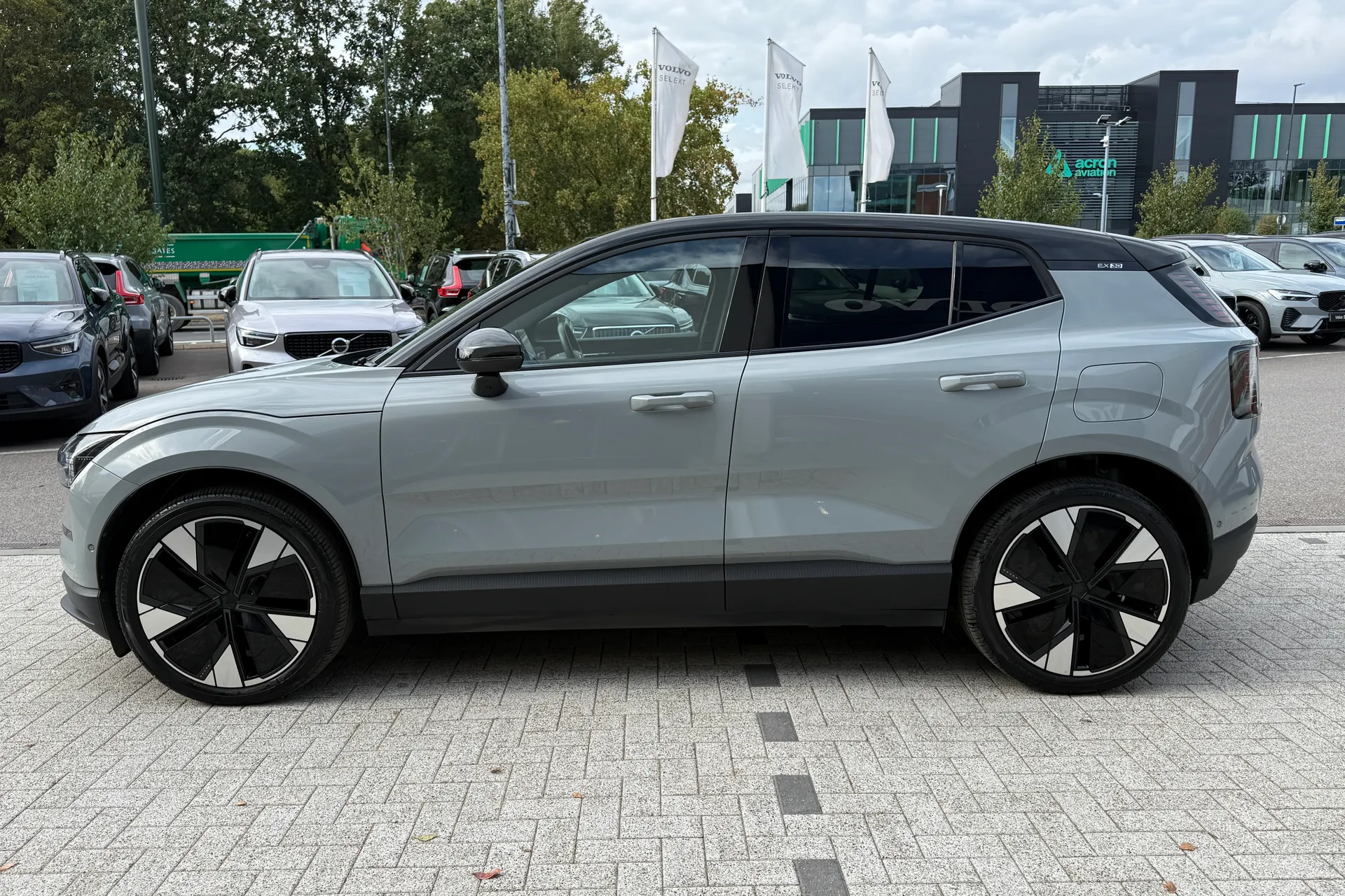 Volvo EX30 thumbnail image number 11