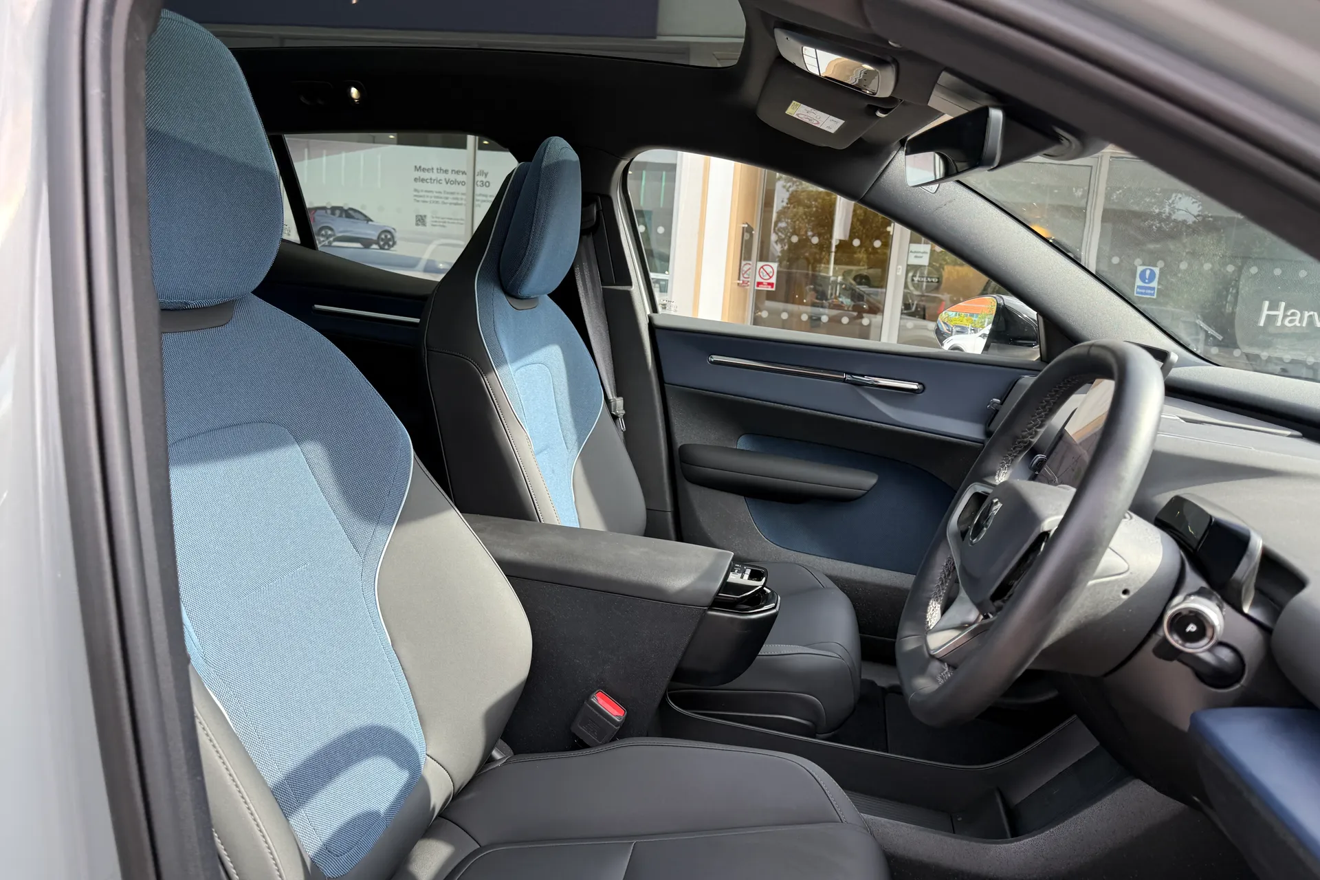 Volvo EX30 thumbnail image number 26