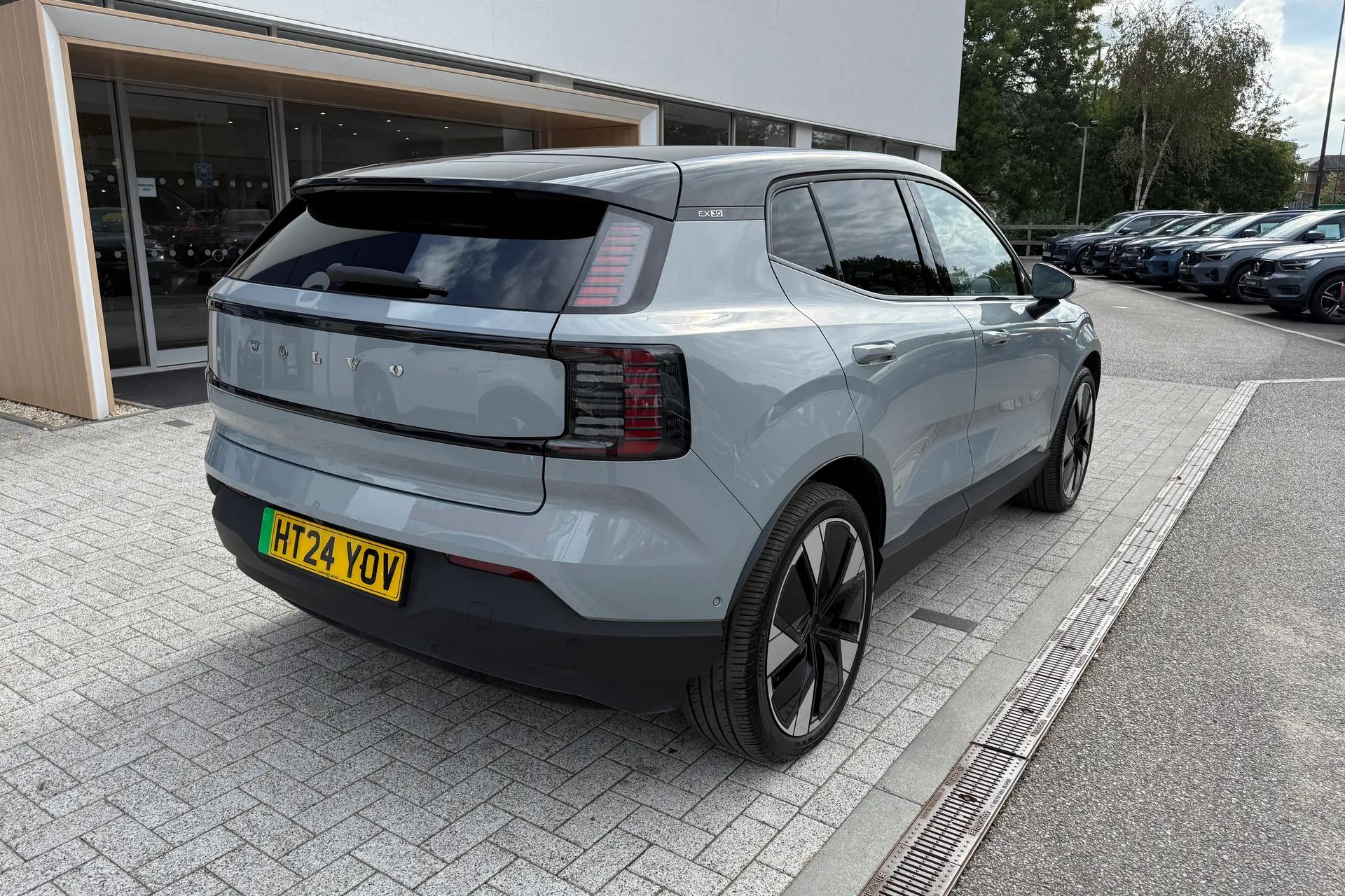 Volvo EX30 thumbnail image number 8