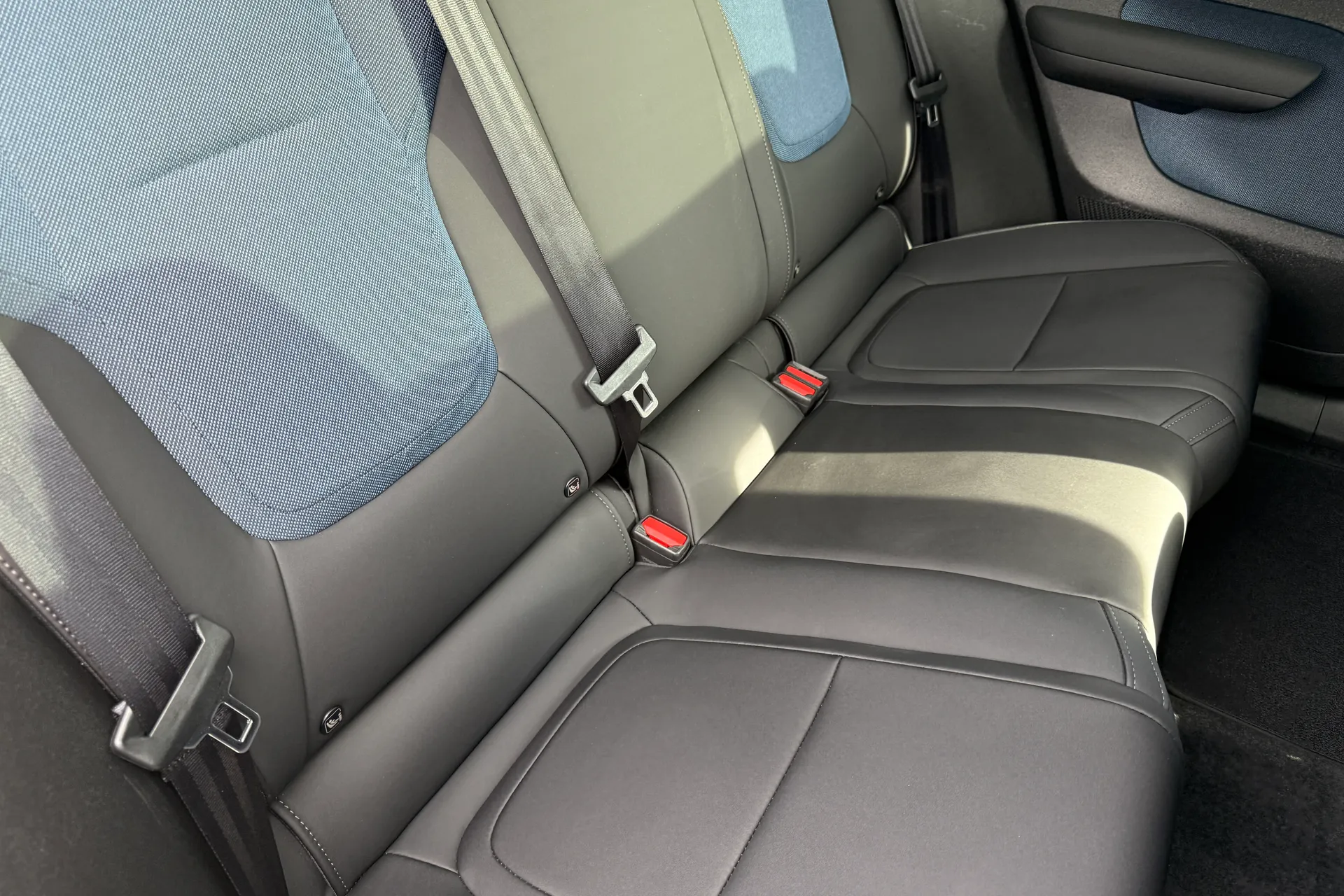 Volvo EX30 thumbnail image number 25