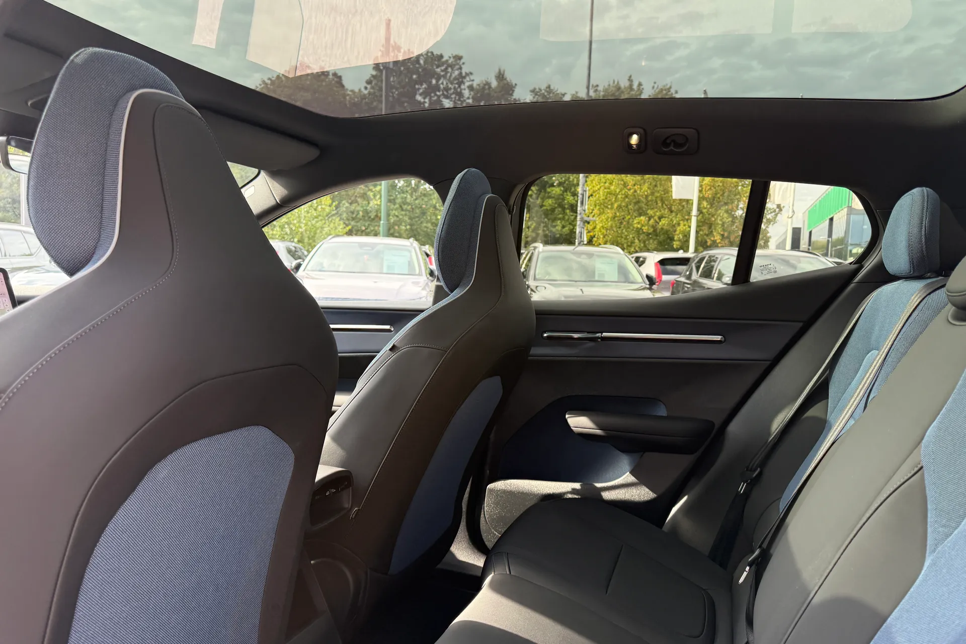 Volvo EX30 thumbnail image number 29