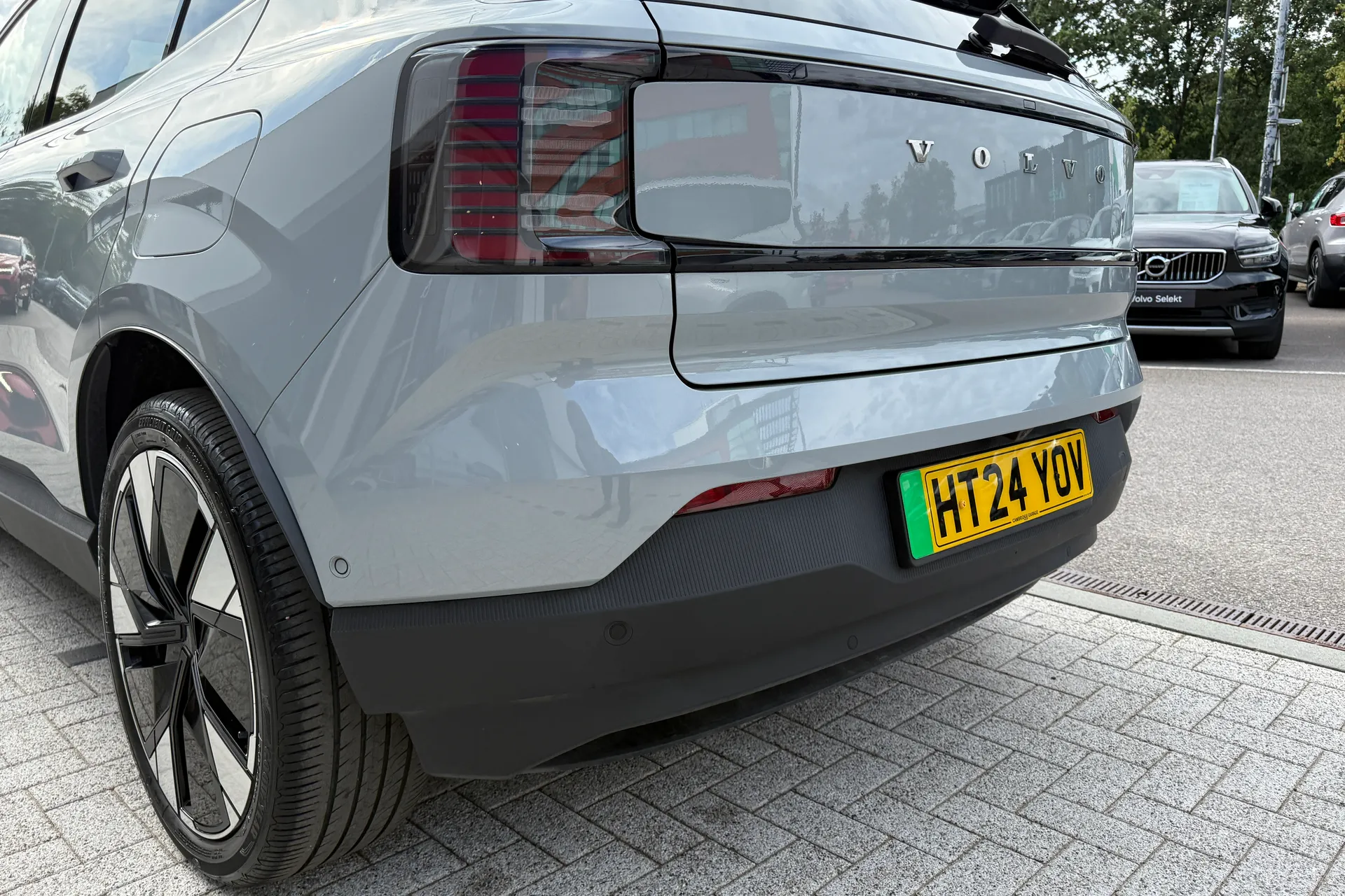 Volvo EX30 thumbnail image number 18