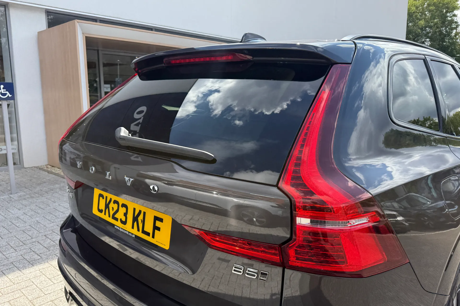 Volvo XC60 thumbnail image number 18