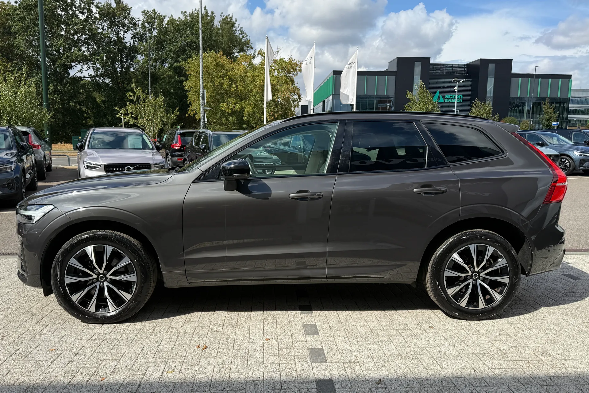 Volvo XC60 thumbnail image number 11