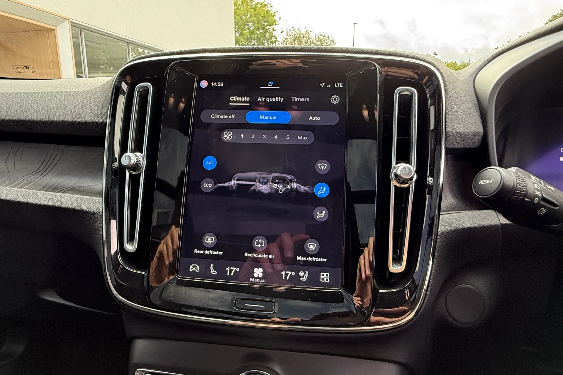 Volvo XC40 thumbnail image number 37