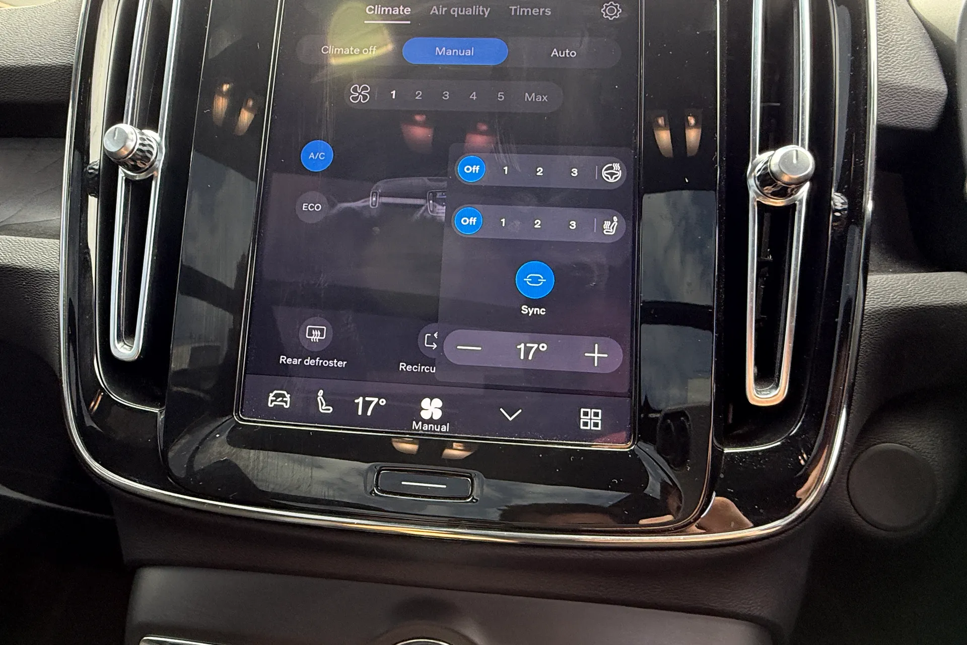Volvo XC40 thumbnail image number 38