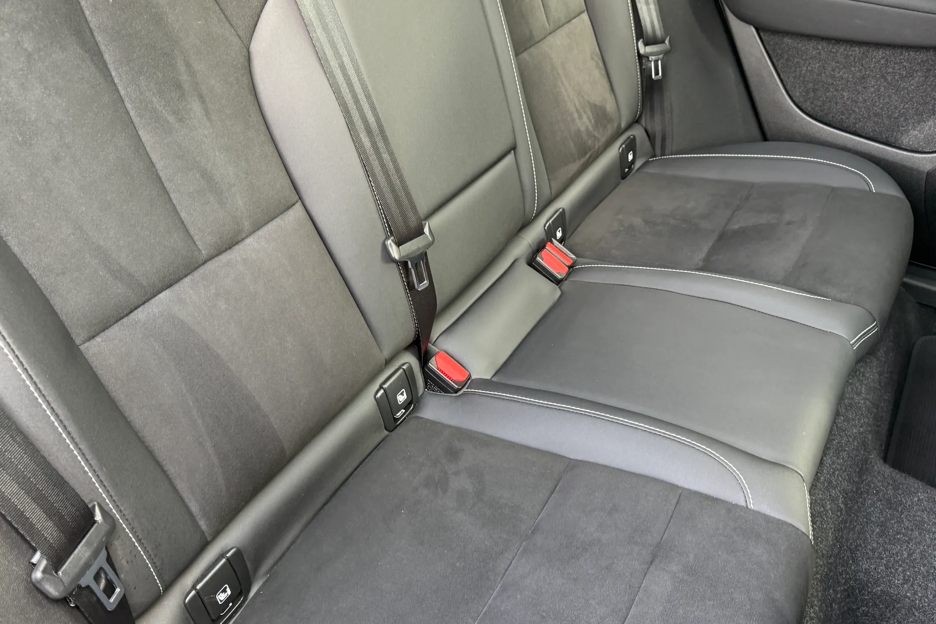 Volvo XC40 thumbnail image number 25