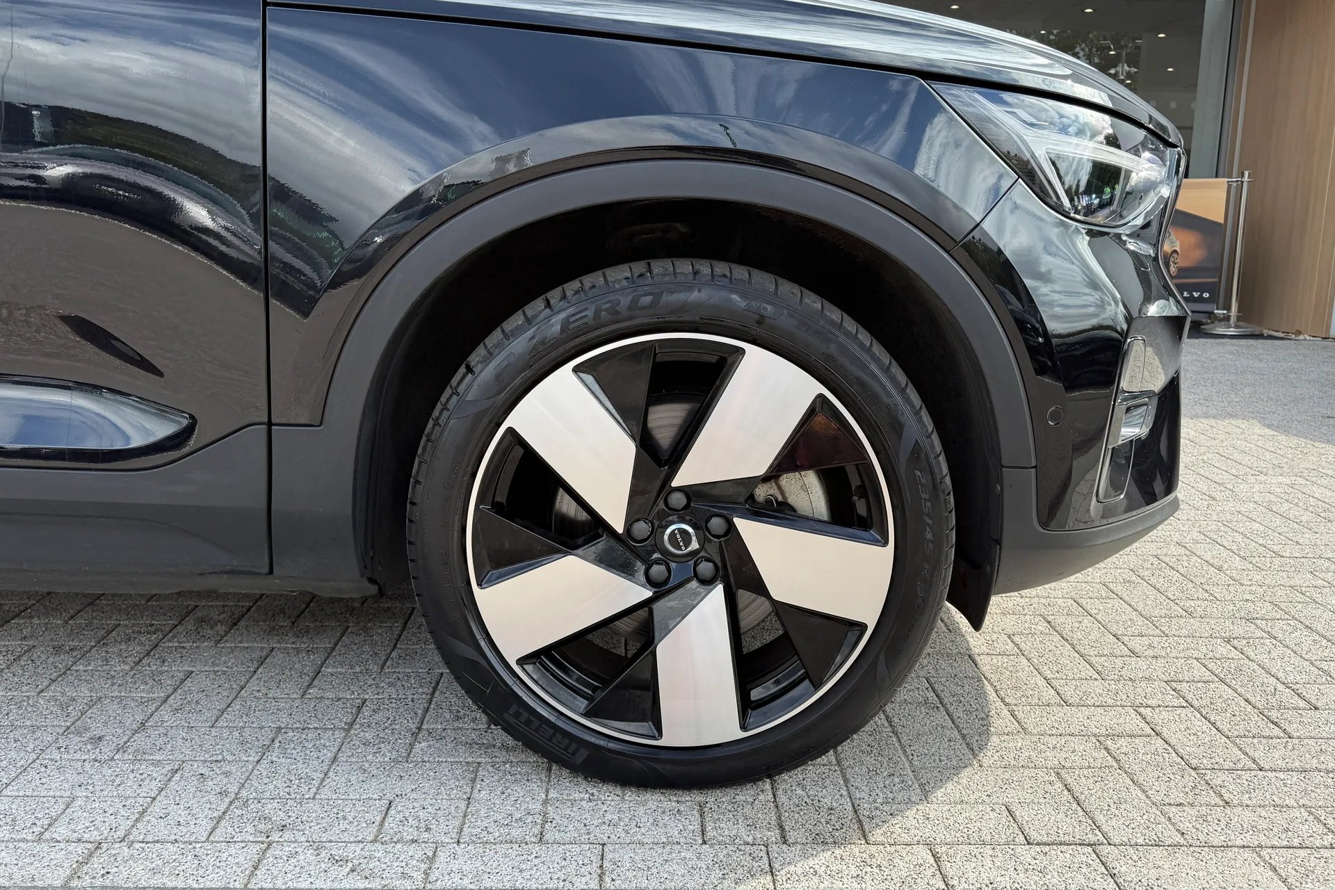 Volvo XC40 thumbnail image number 14