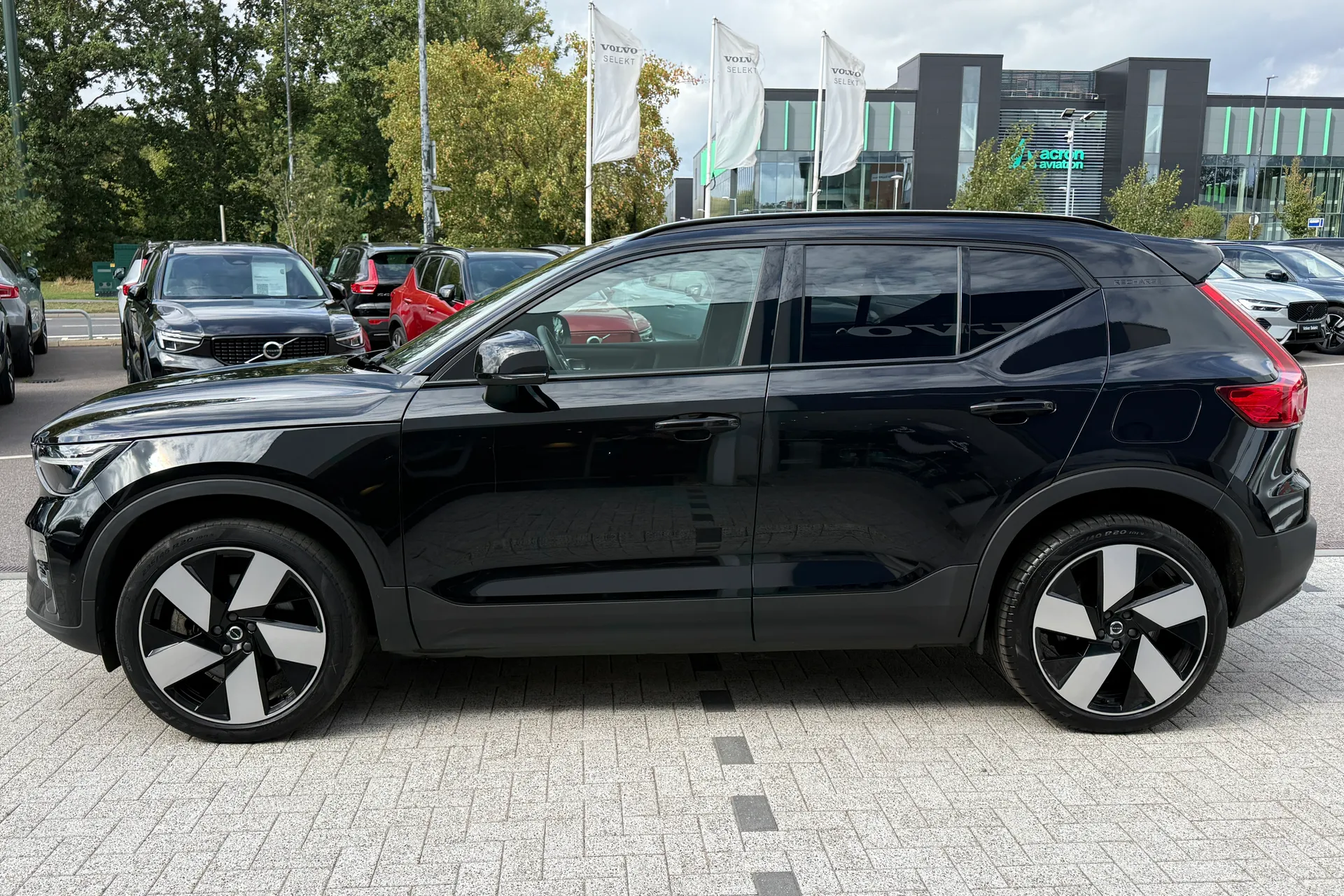Volvo XC40 thumbnail image number 11