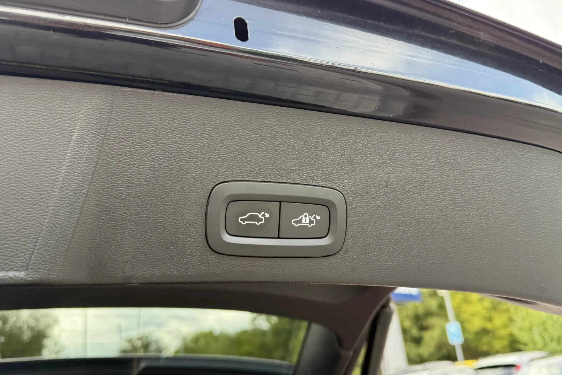 Volvo XC40 thumbnail image number 21