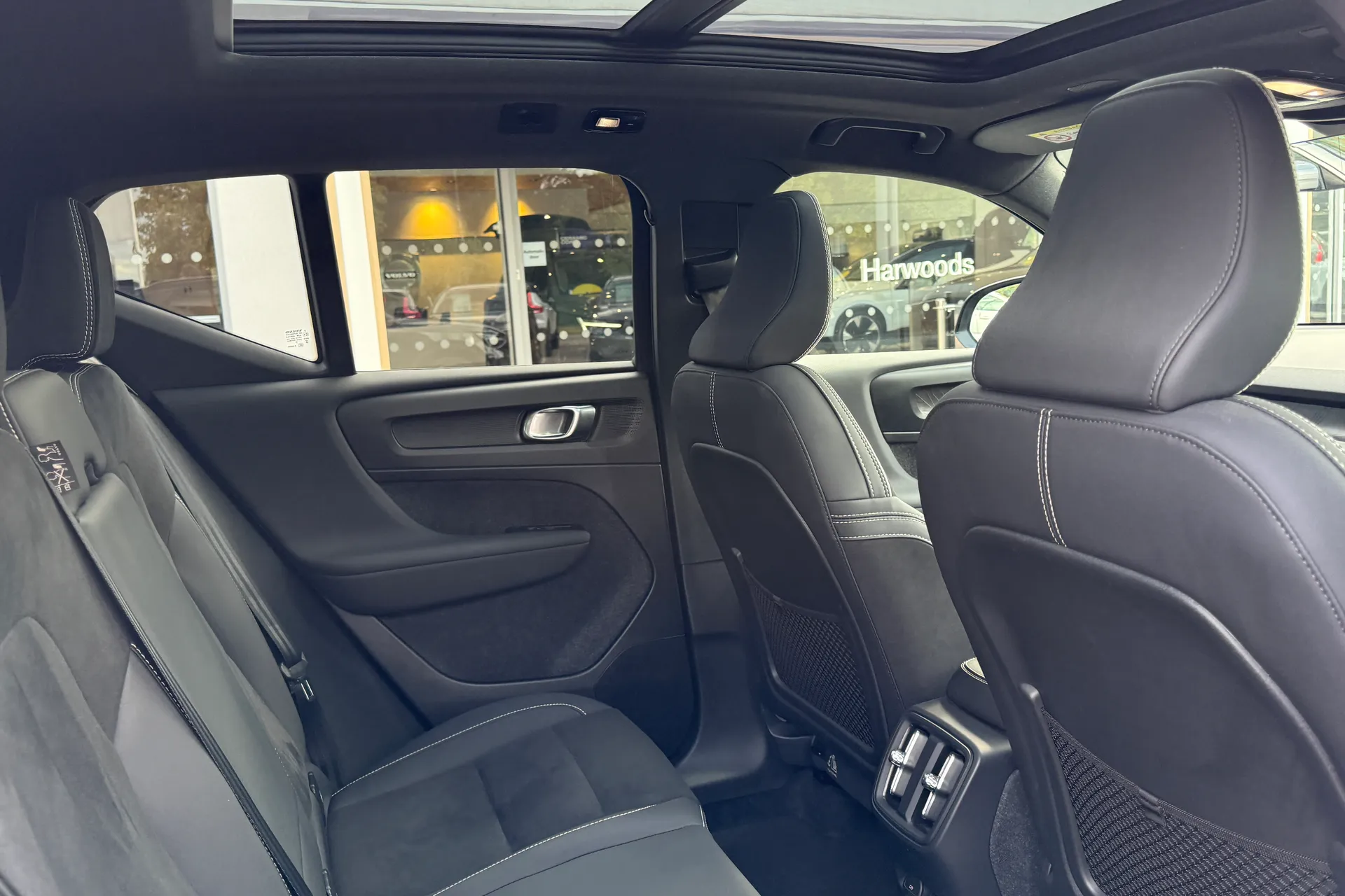 Volvo XC40 thumbnail image number 23