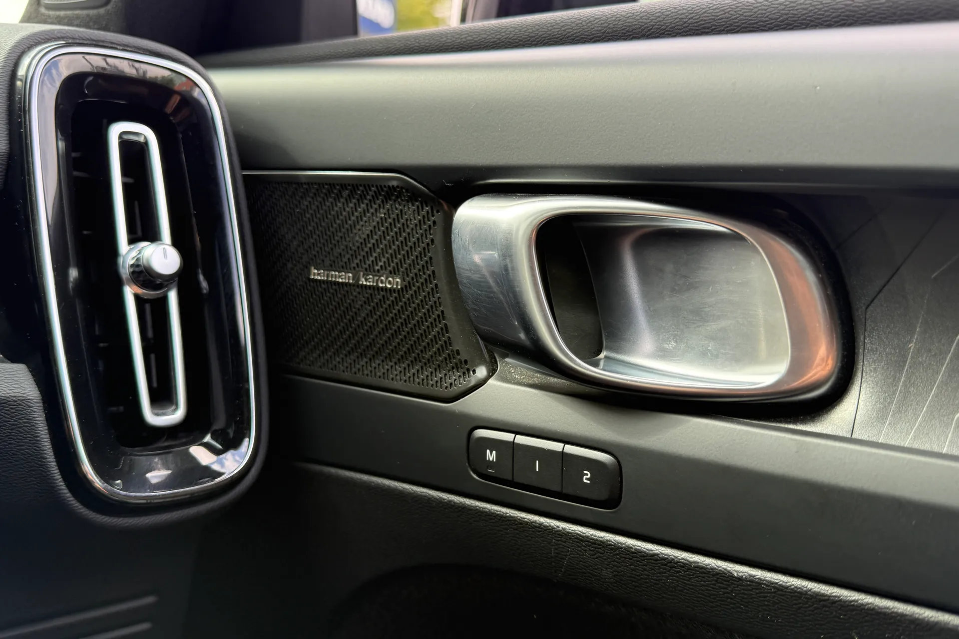 Volvo XC40 thumbnail image number 40