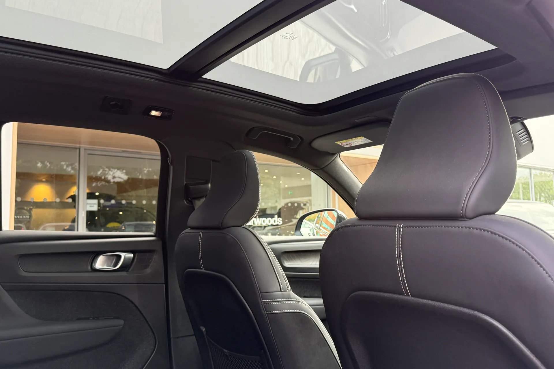 Volvo XC40 thumbnail image number 24