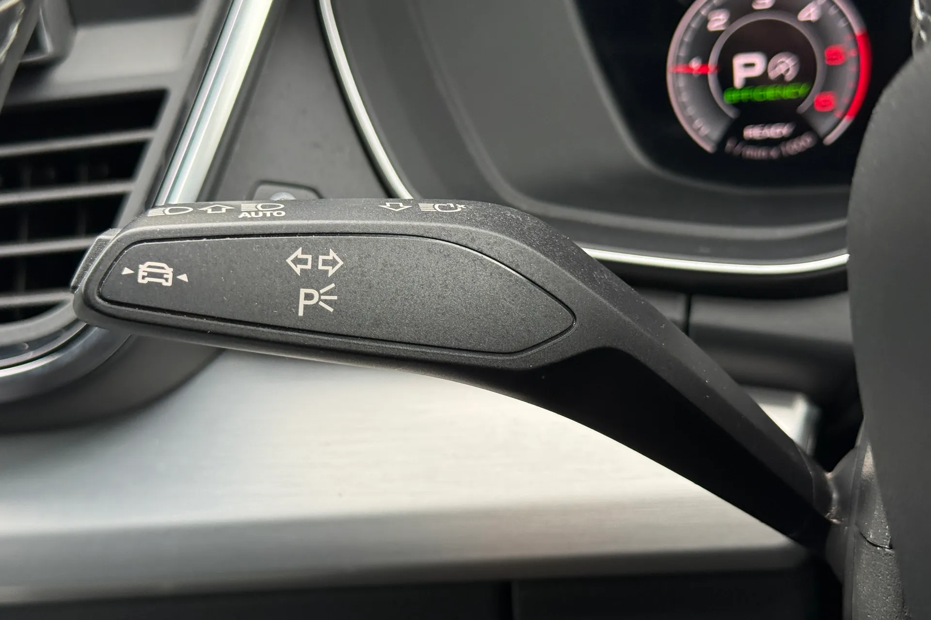 Audi Q5 thumbnail image number 13
