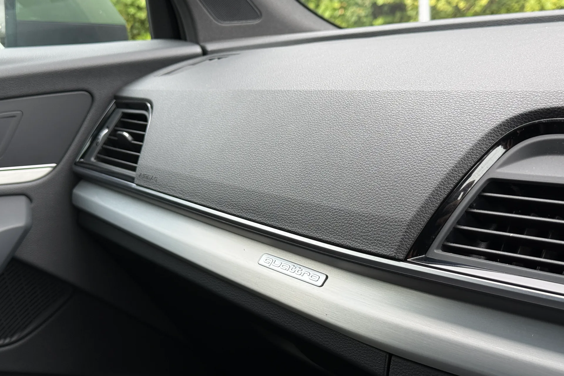 Audi Q5 thumbnail image number 10