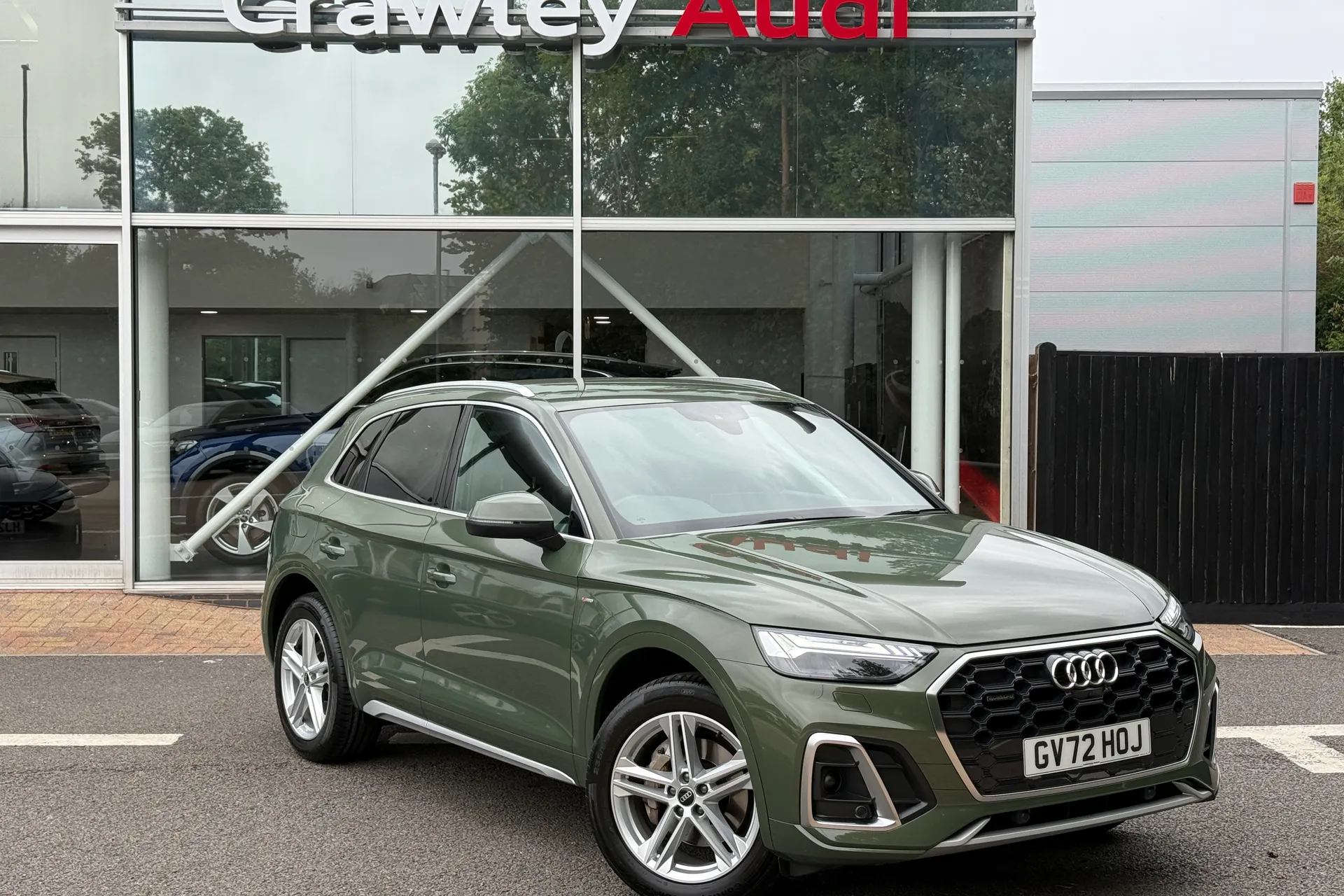 Audi Q5 focused image