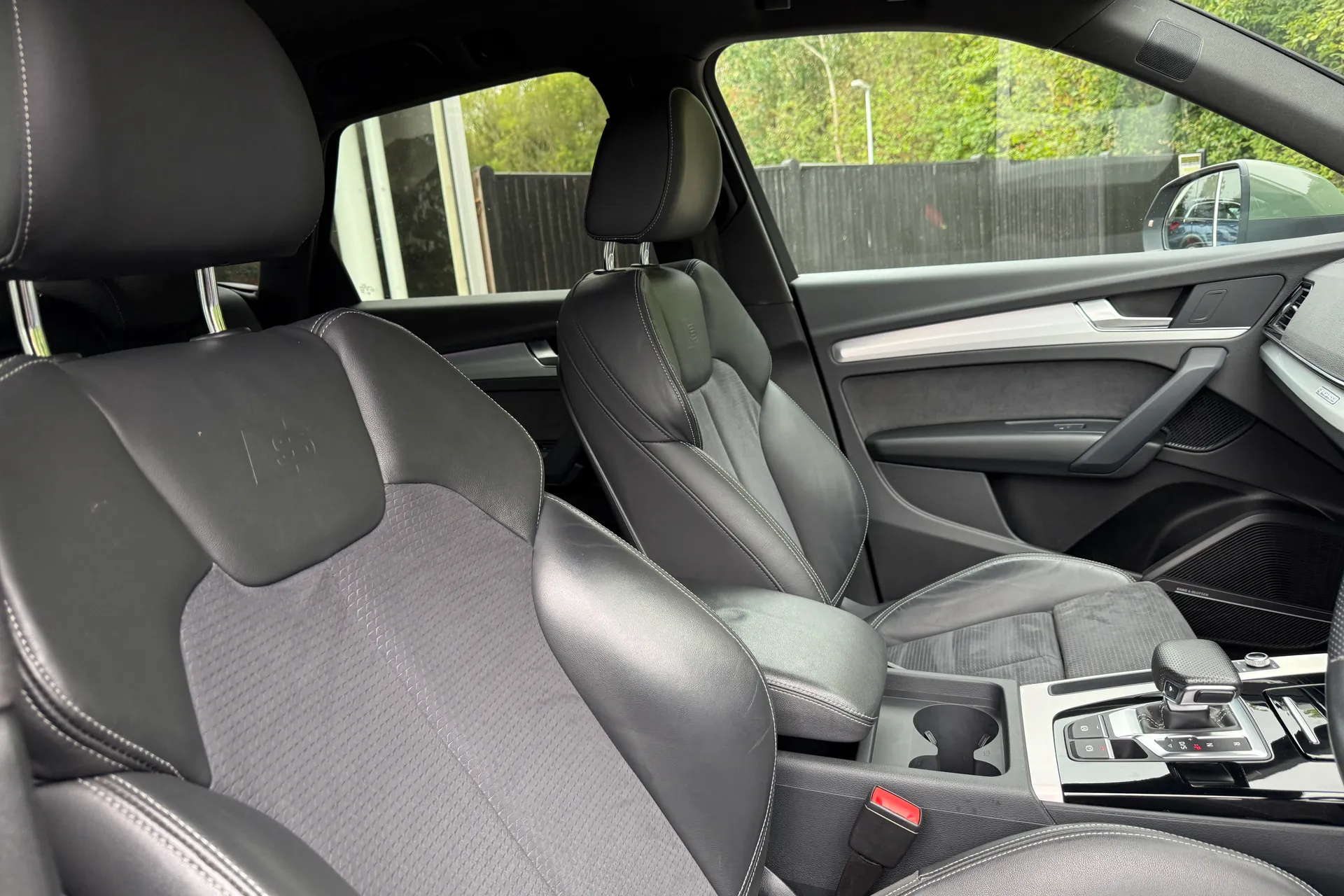 Audi Q5 thumbnail image number 24