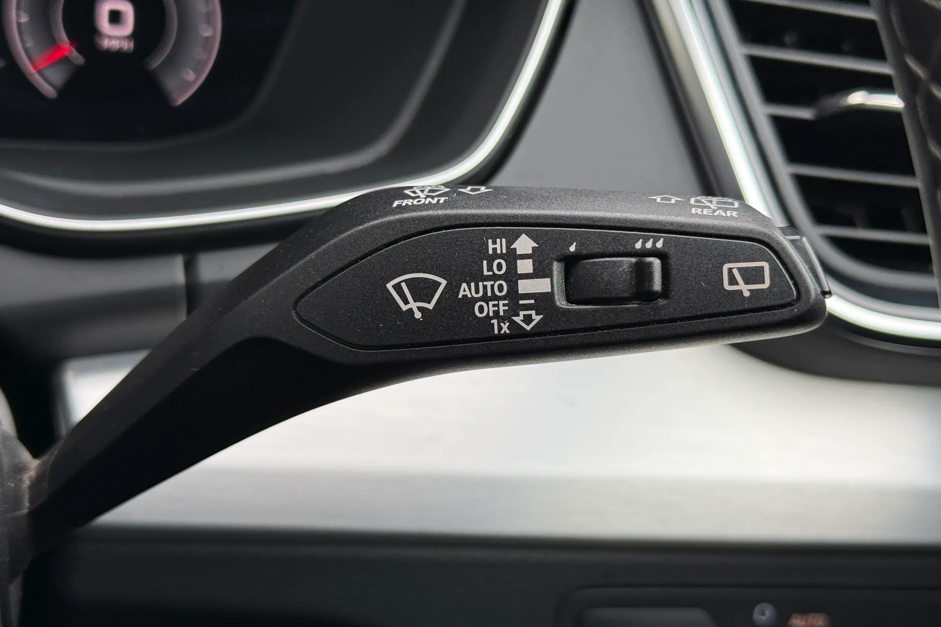 Audi Q5 thumbnail image number 15