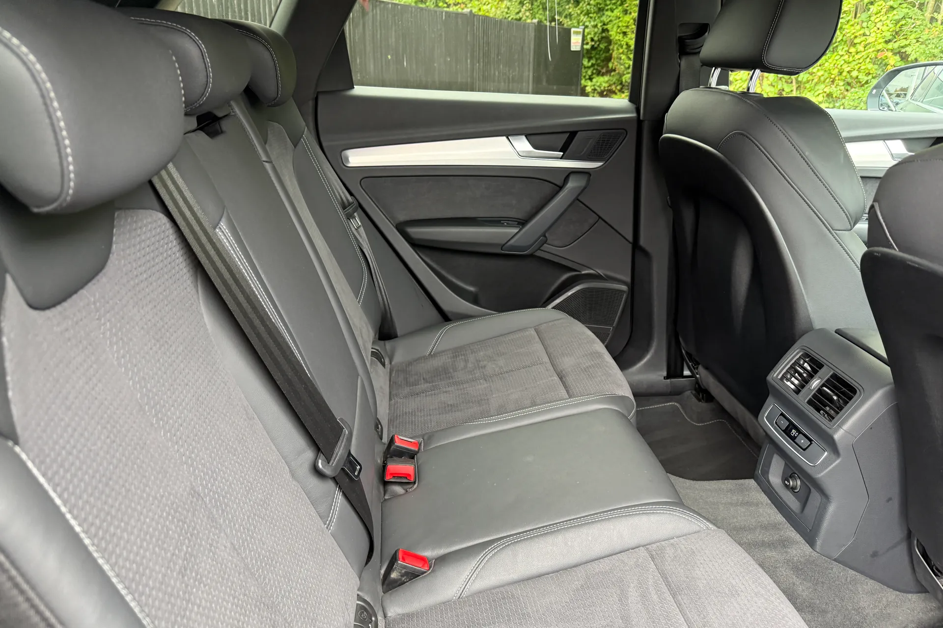 Audi Q5 thumbnail image number 30