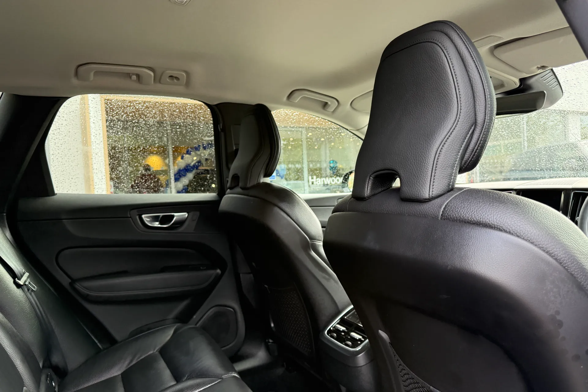 Volvo XC60 thumbnail image number 23